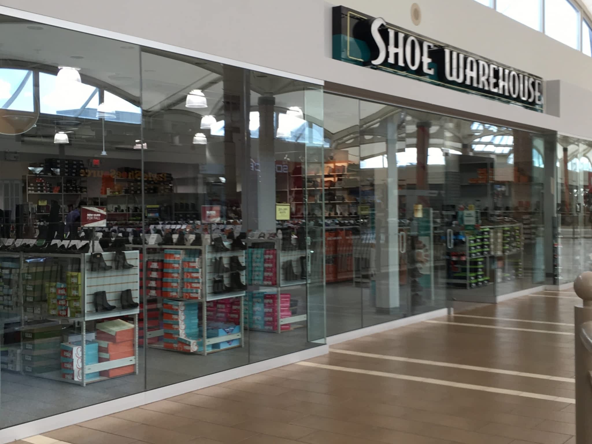 photo Shoe Warehouse