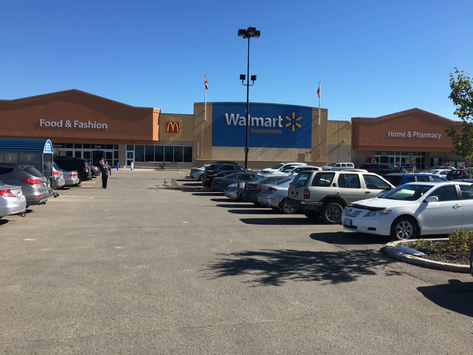 Walmart Supercentre Horaire D Ouverture 1665 Kenaston Blvd   Walmart Supercentre Devanture 1 