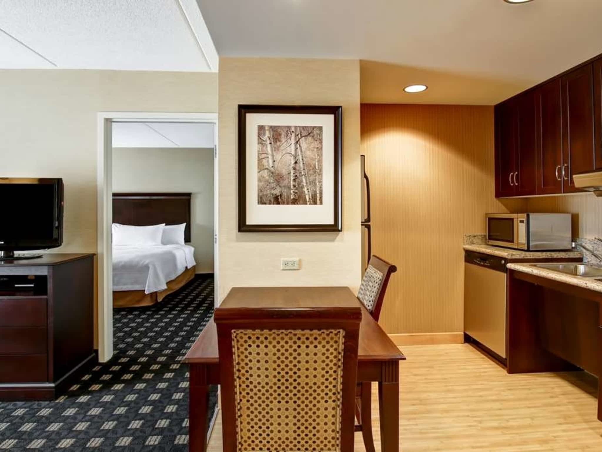 photo Homewood Suites by Hilton Toronto Airport Corporate Centre