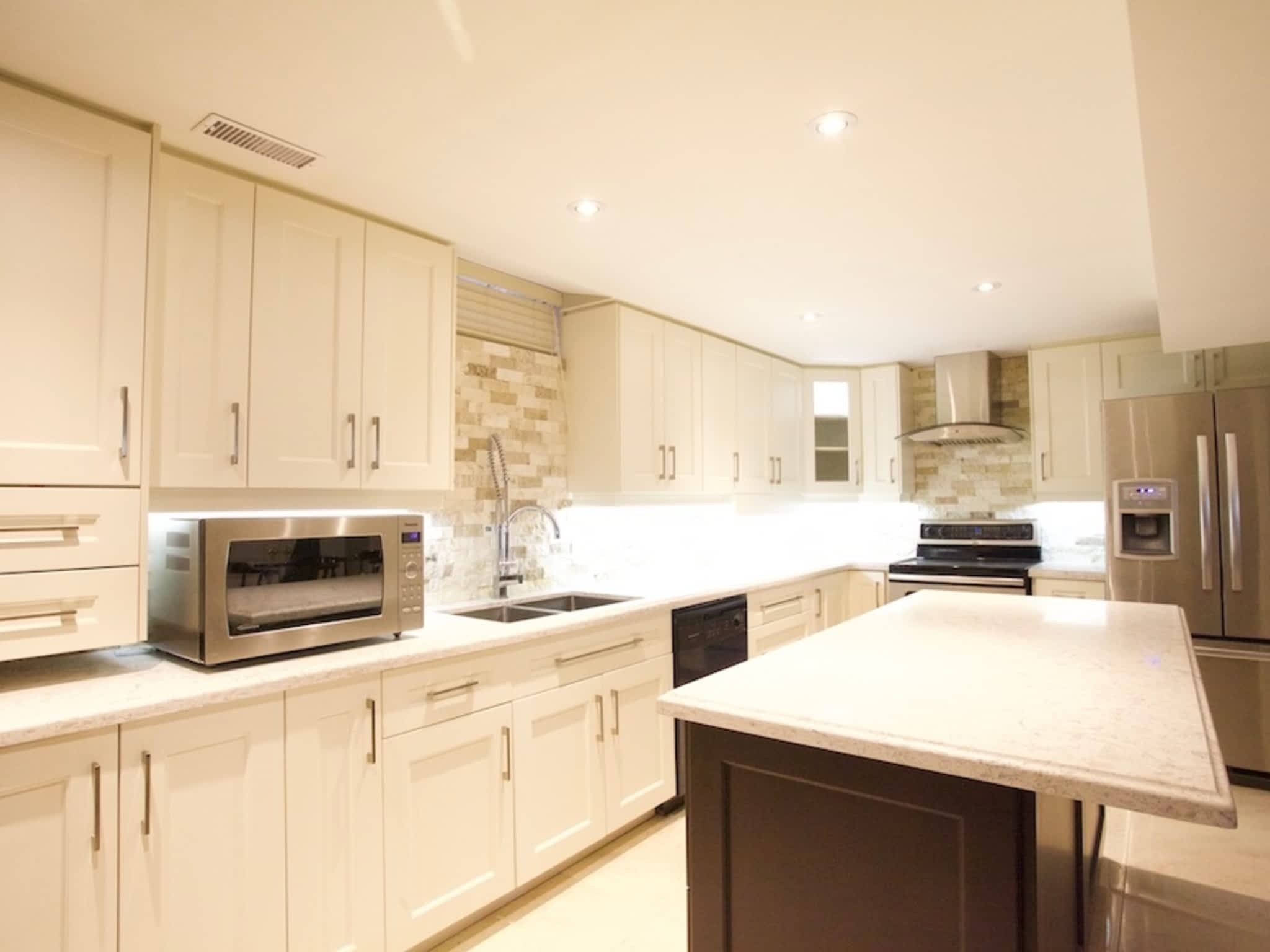 photo Brampton Kitchen Cabinets