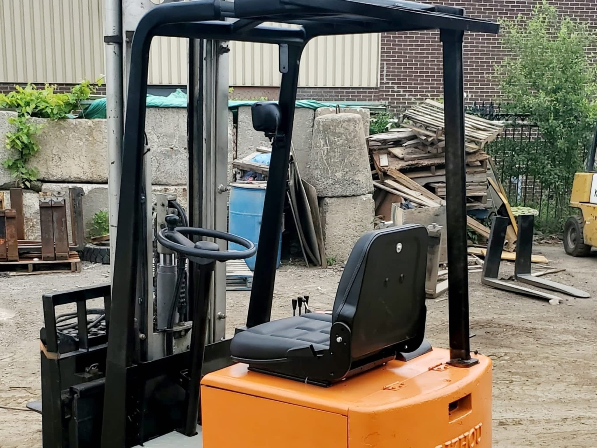 photo Multi Chariots Elévateurs / Multi-lifts