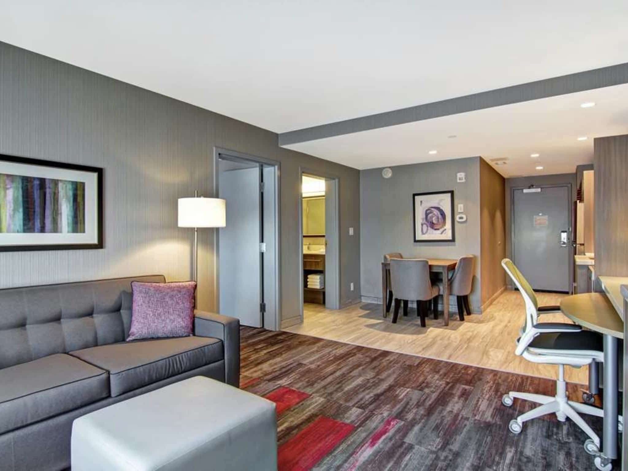 photo Home2 Suites by Hilton Edmonton South