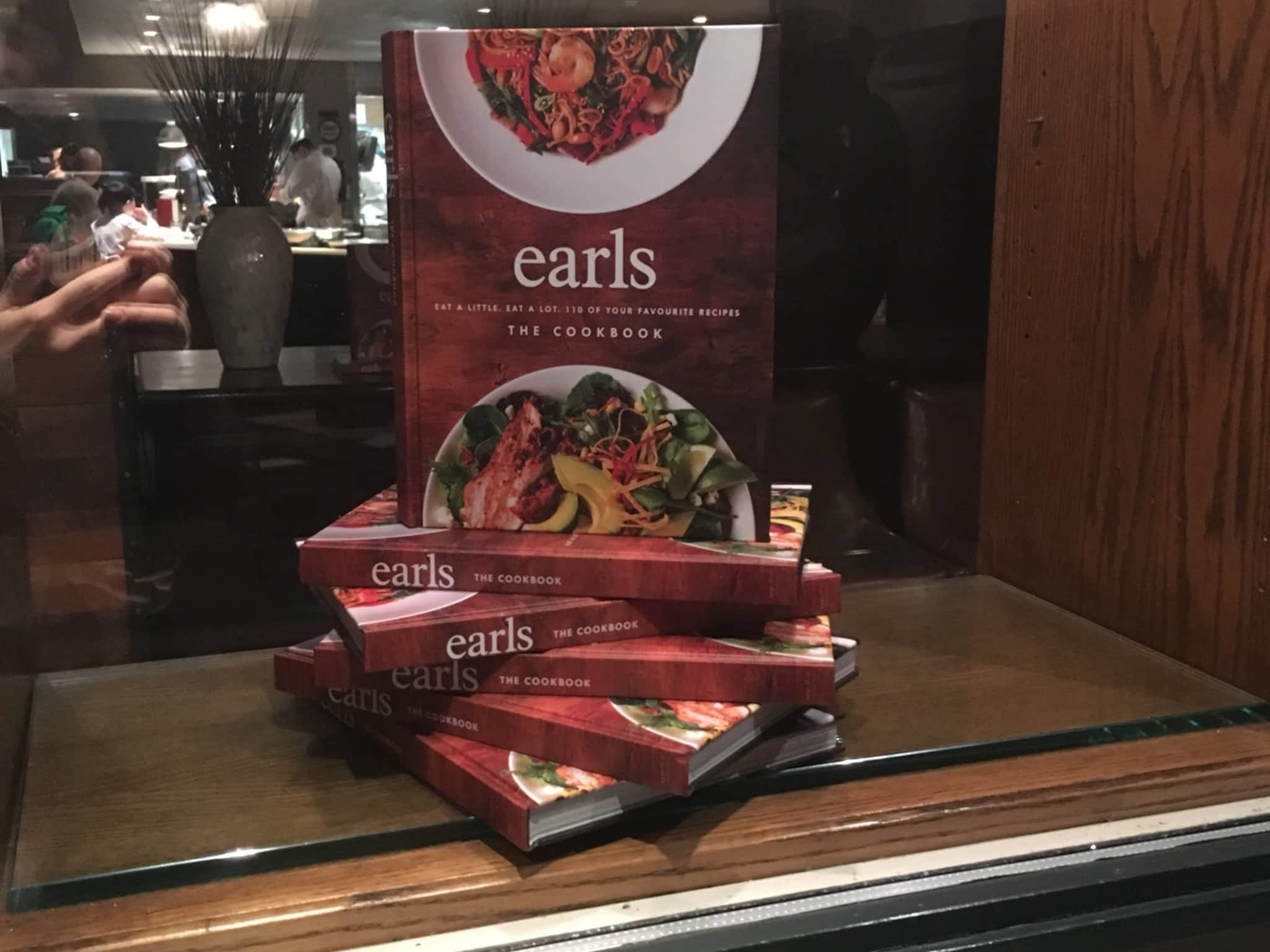 photo Earl's Restaurants