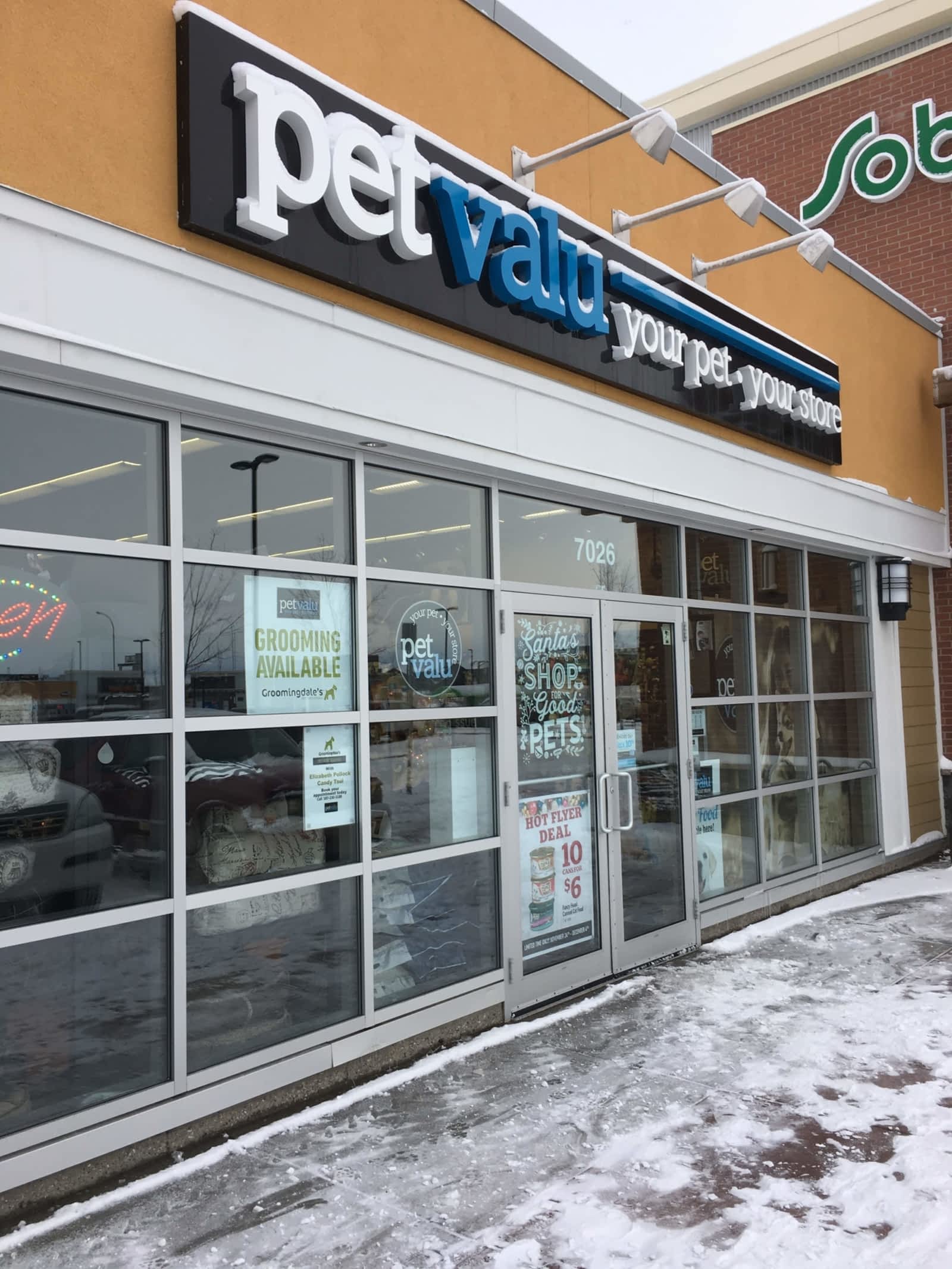 Pet Valu 70262060 Symons Vly Pky NW, Calgary, AB