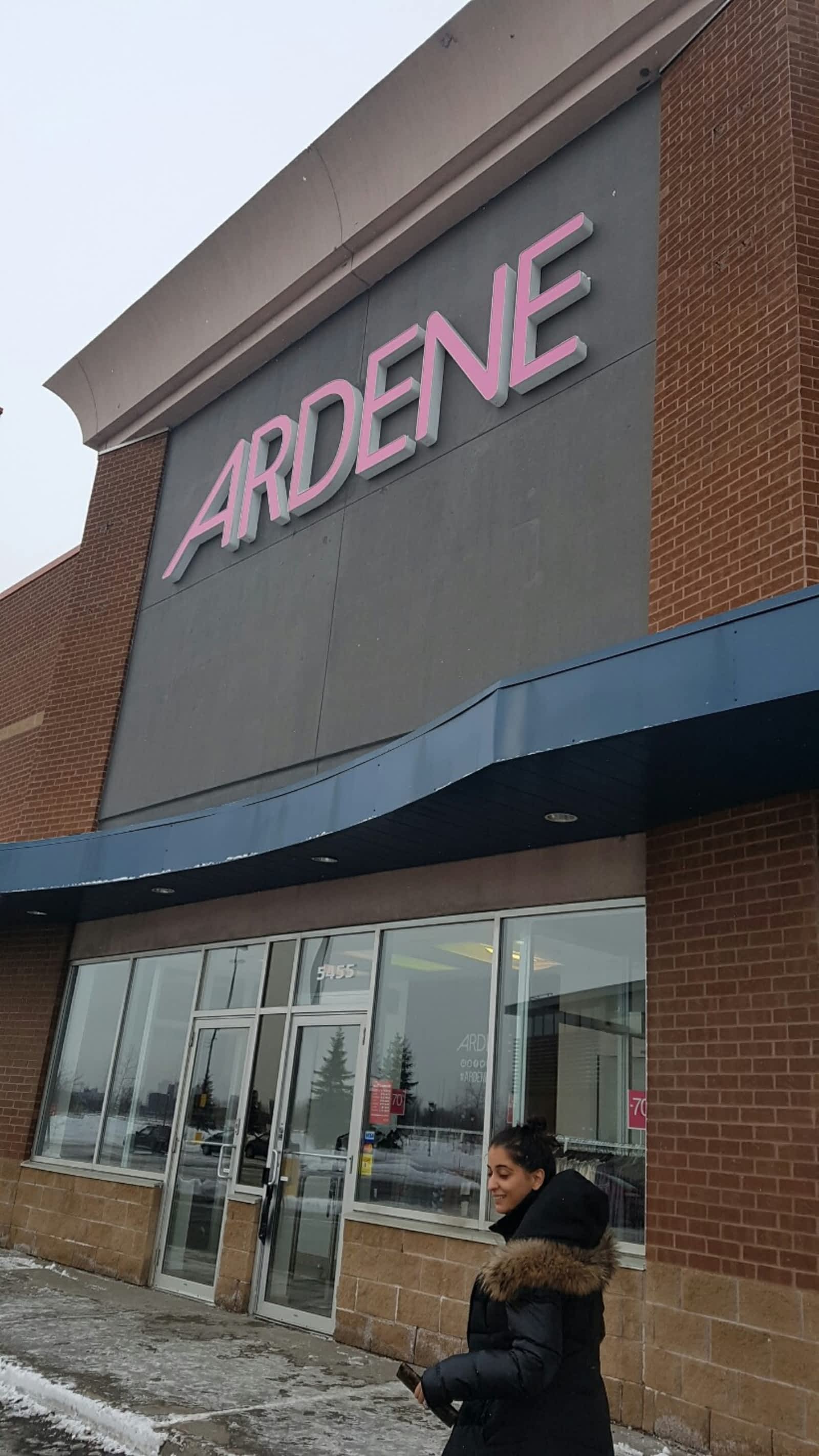 Ardene 6900 Boul Décarie Côte St Luc Qc