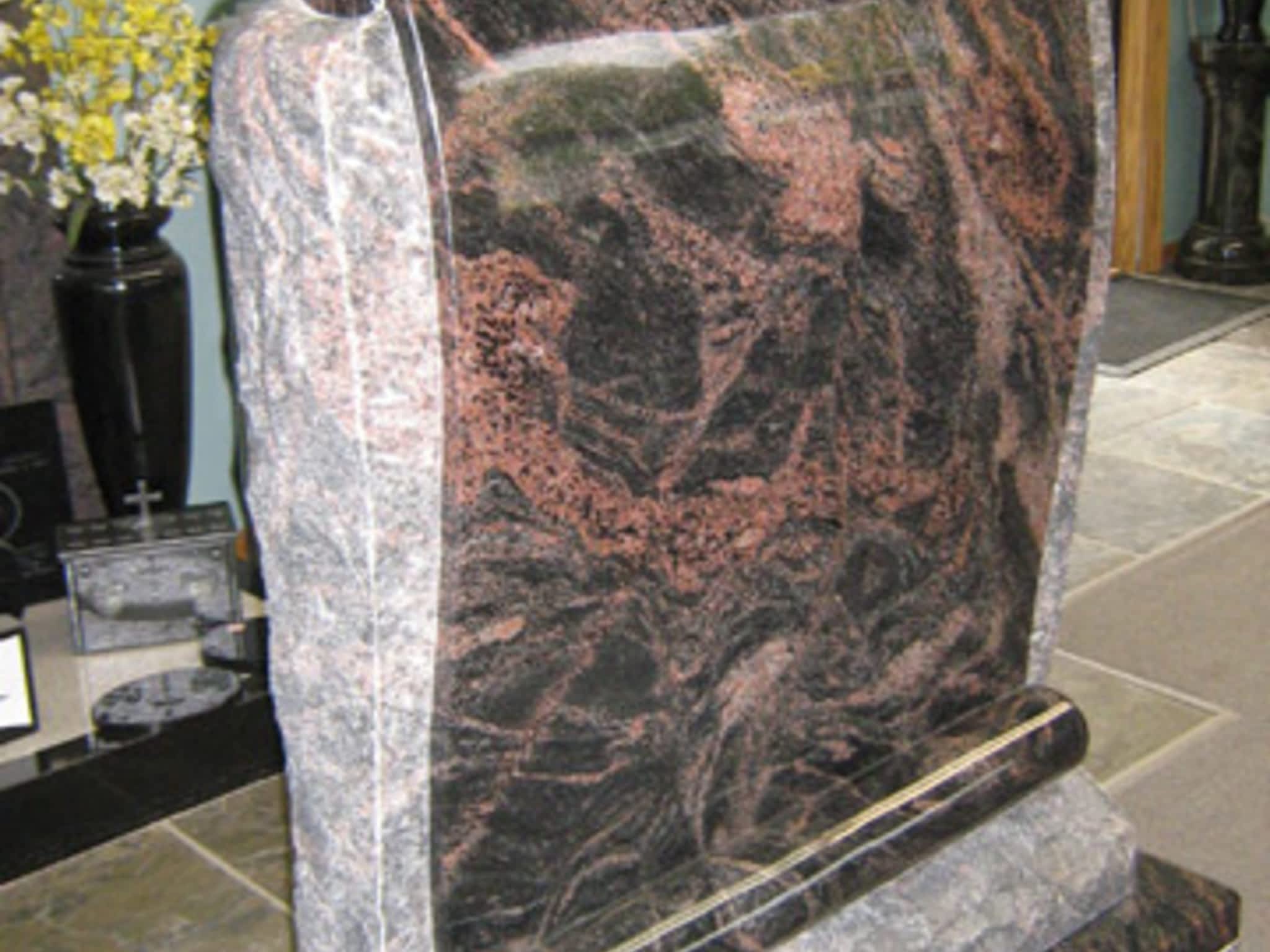 photo Mountain Memorials