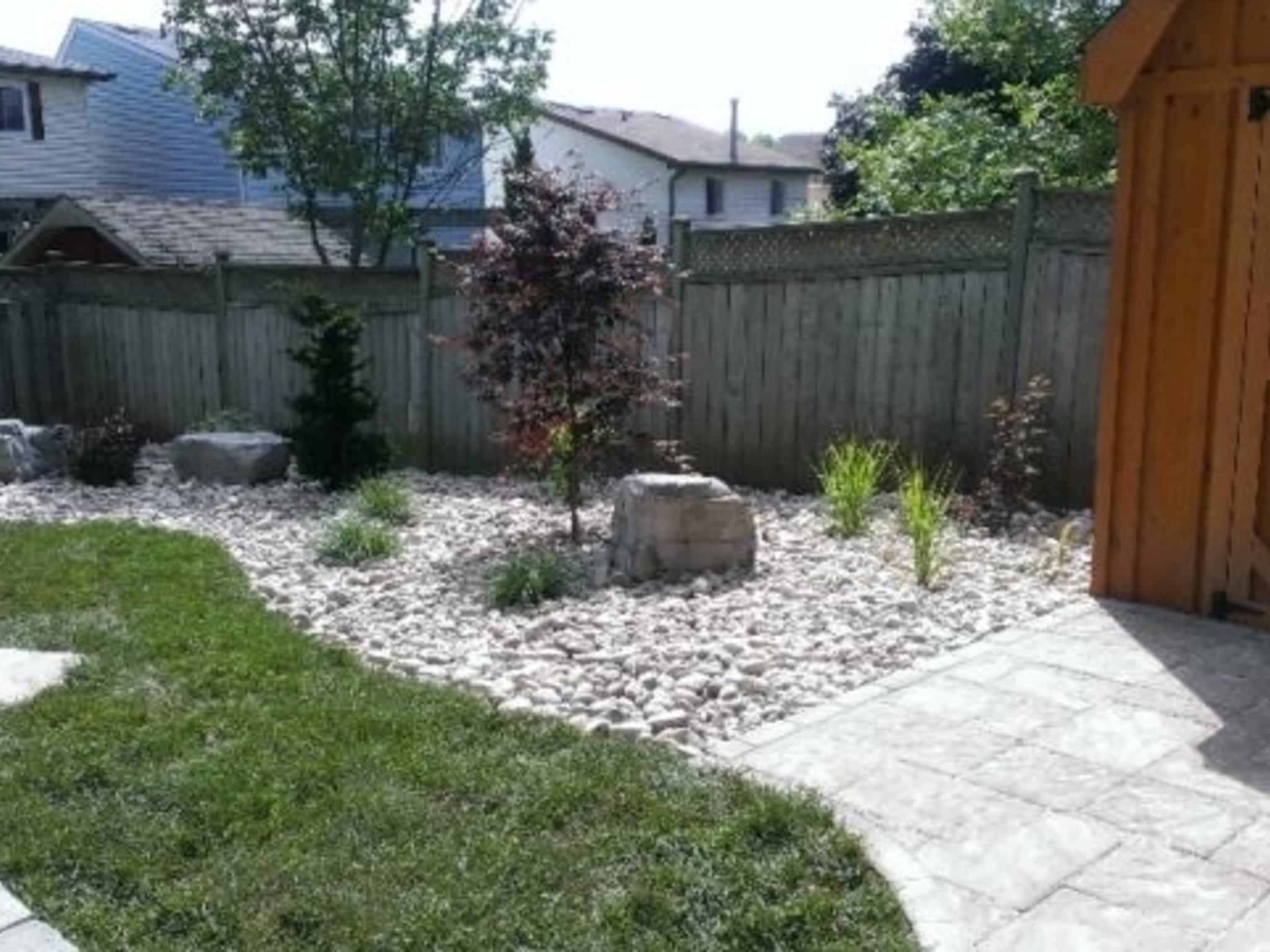 photo Edge Landscaping and Maintenance