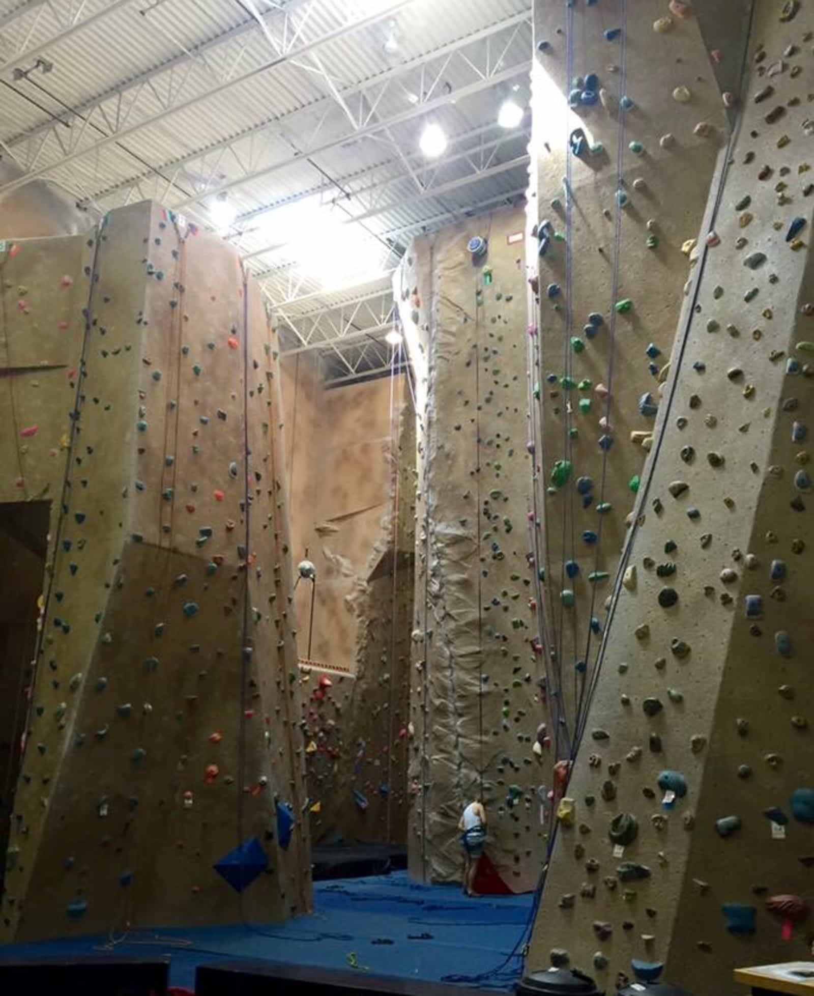 Cliffhanger Indoor Rock Climbing Centre Ltd - 670 Industrial Ave ...