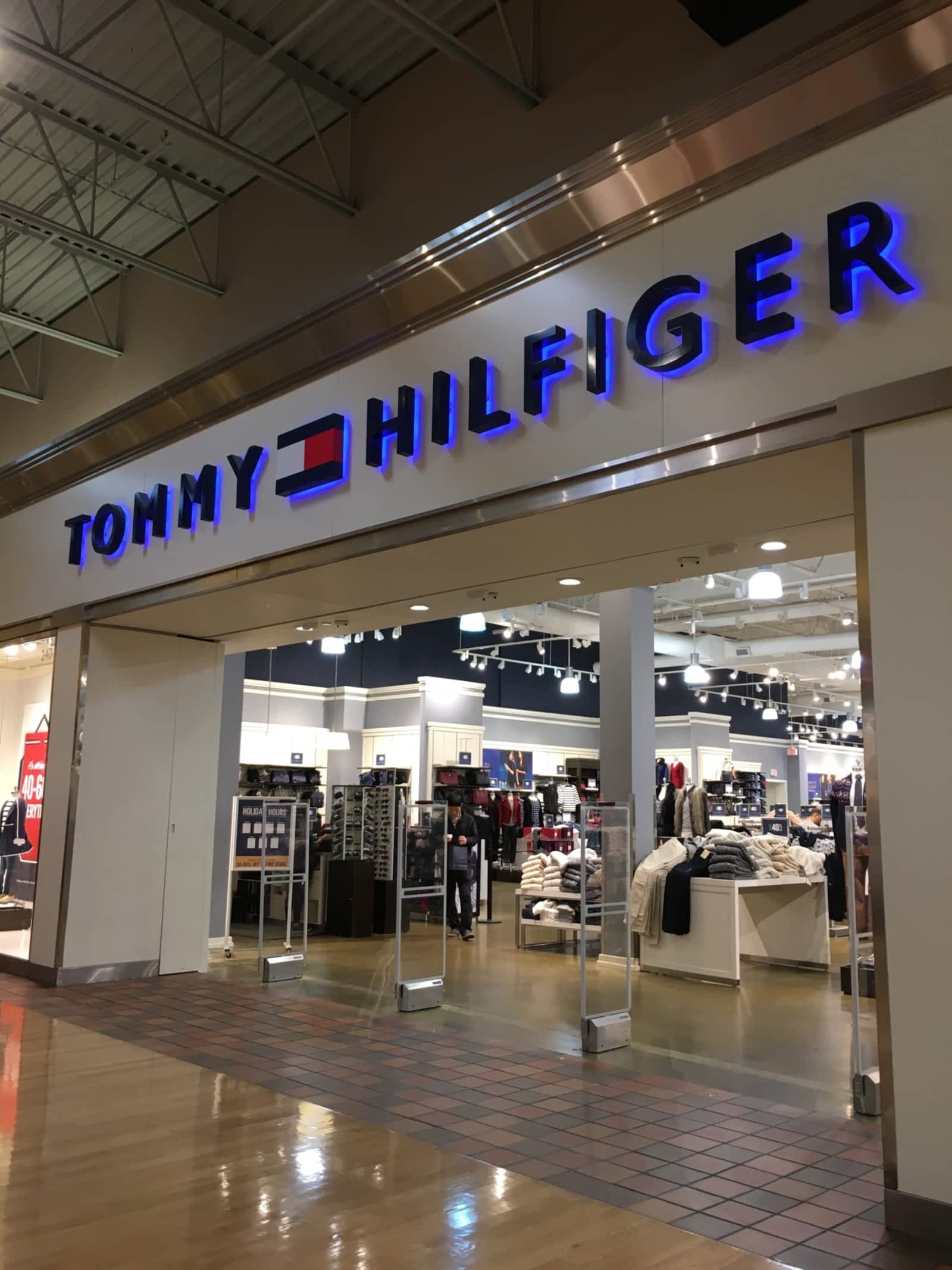 tommy hilfiger store near me