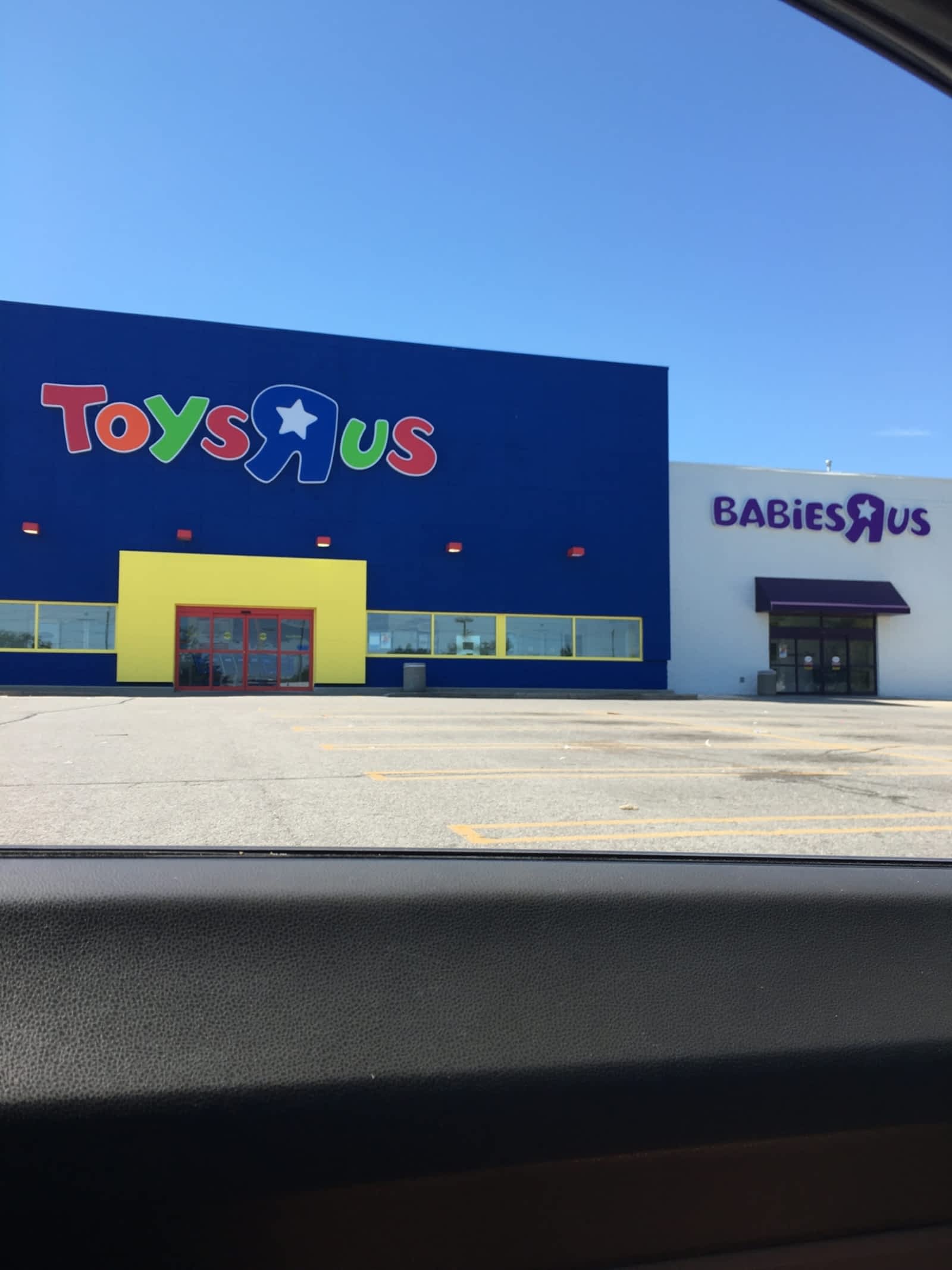 toys r us holiday hours