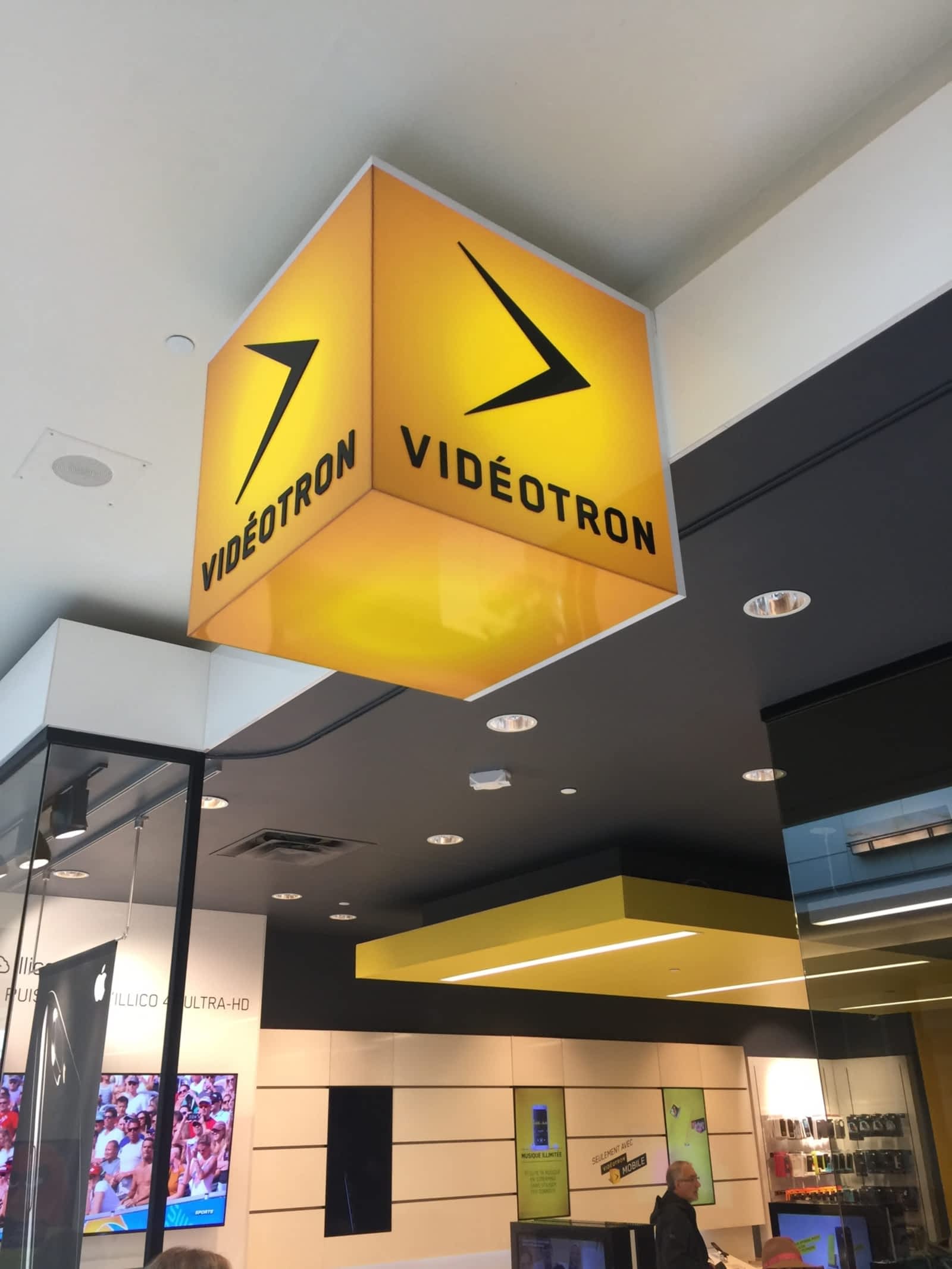 Magasin Vidéotron 401 boulevard Labelle, Rosemère, QC