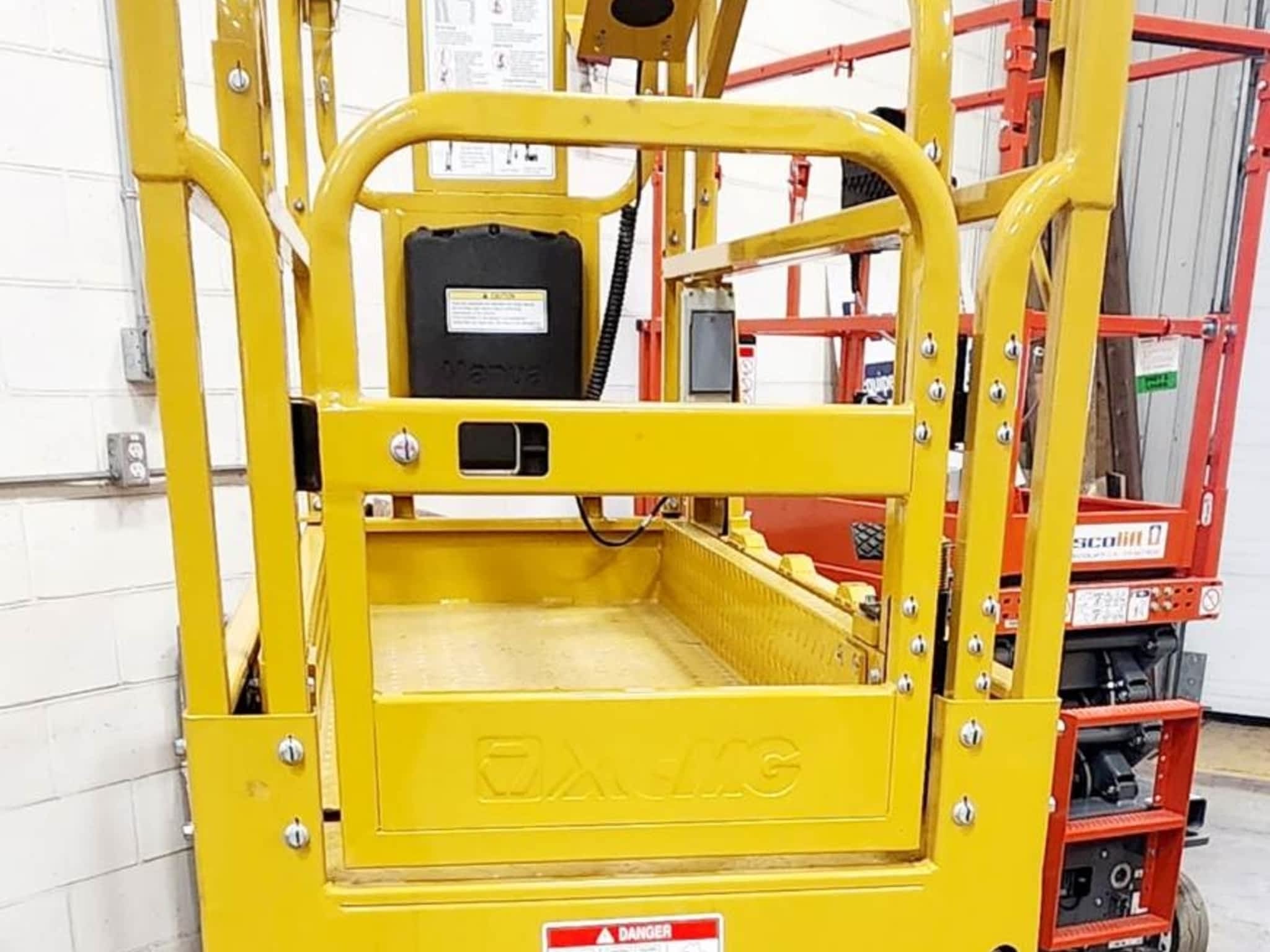 photo Multi Chariots Elévateurs / Multi-lifts