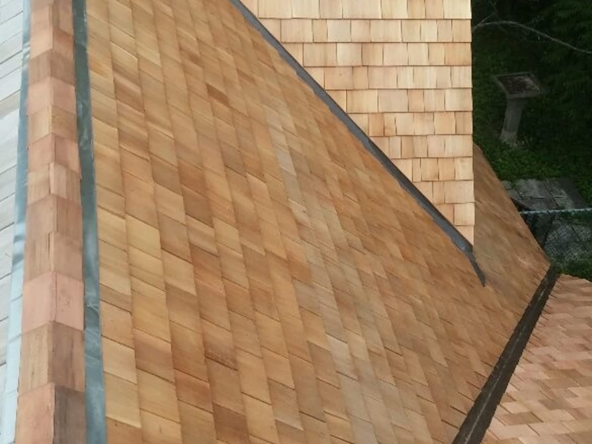 photo Garden City Roofing Cedar and Asphalt Shingles