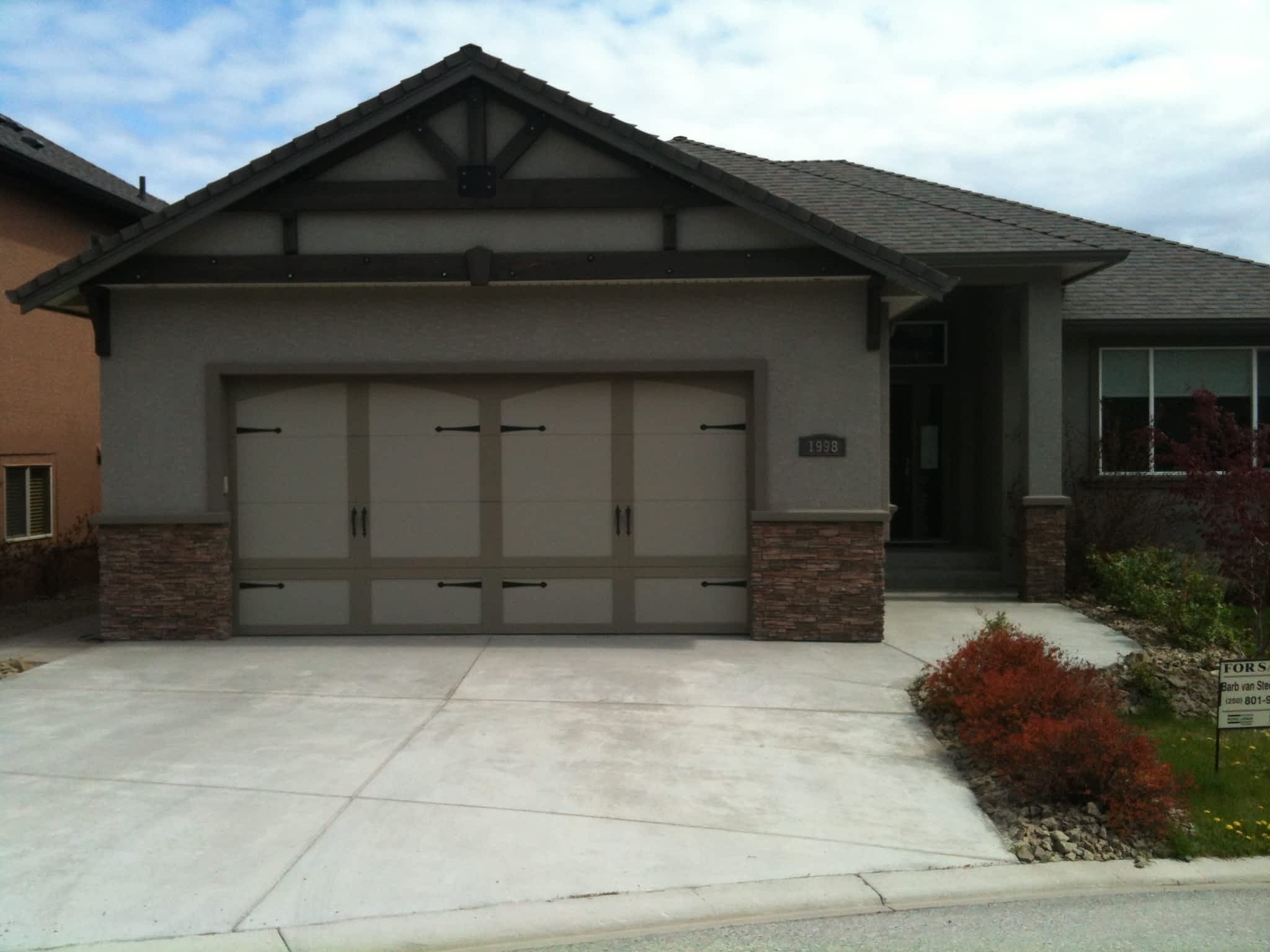 photo Legacy Garage Doors