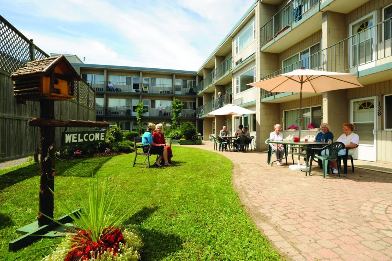 Applewood Retirement Residence Opening Hours 1500 Lansdowne St W Peterborough On