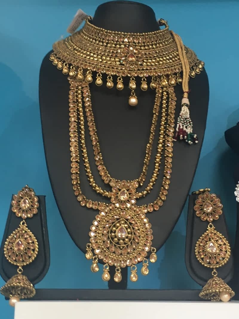 Sapphire Hut Indian Costume Jewellery Brampton, ON 269 Queen St E