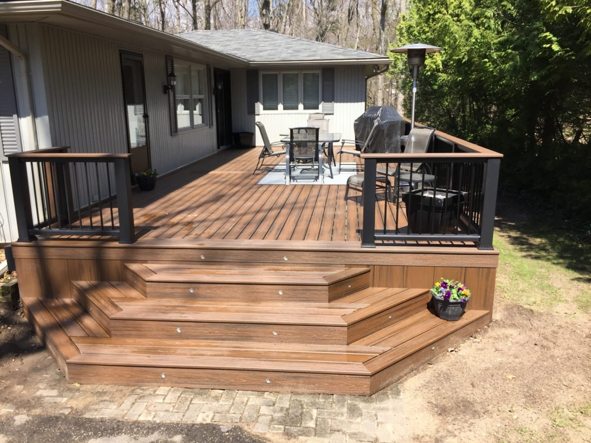 photo Blue Sky Fence & Deck