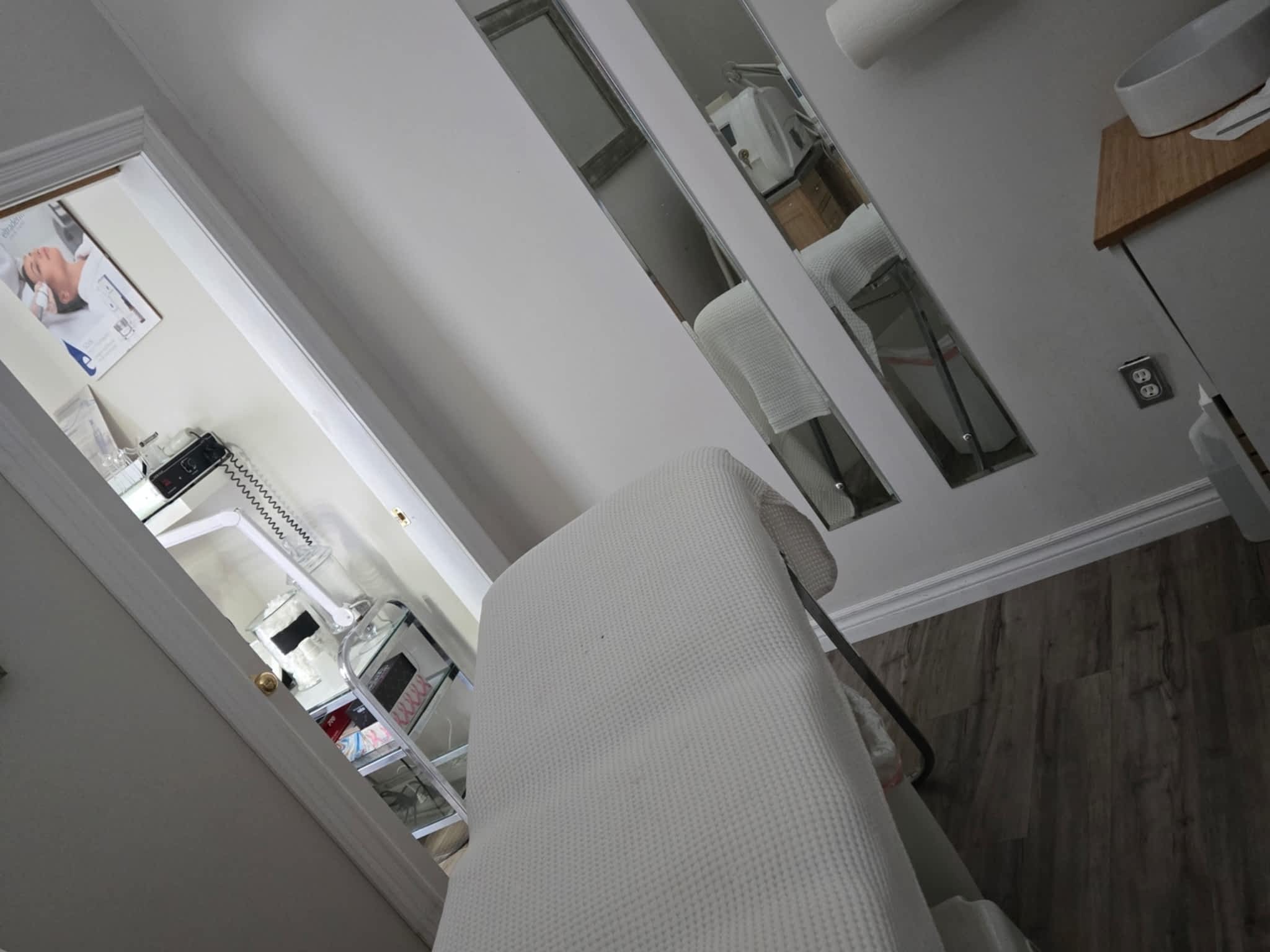 photo Caress Aesthetic