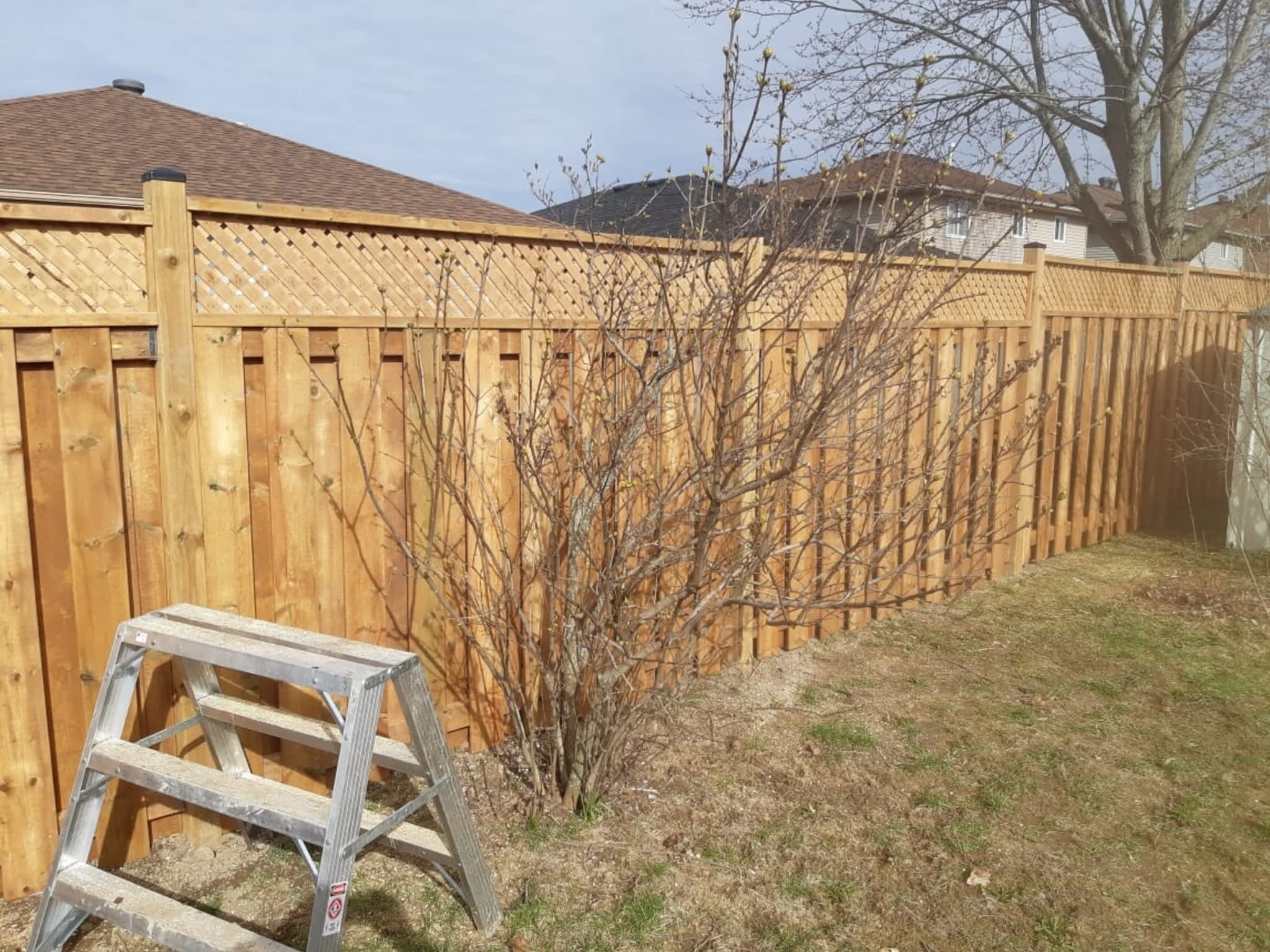 photo Backyard Fencing