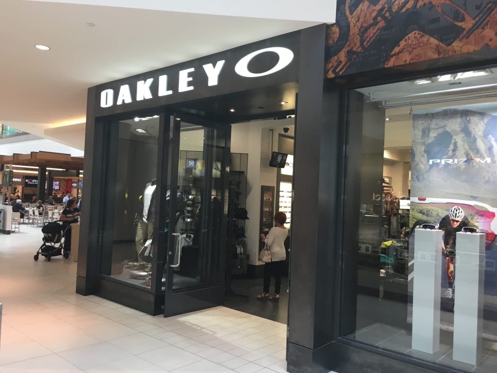 oakley stores toronto