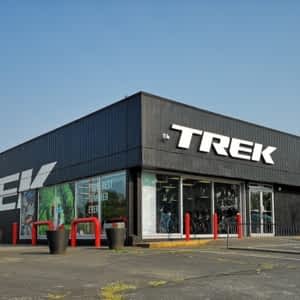 trek hours store