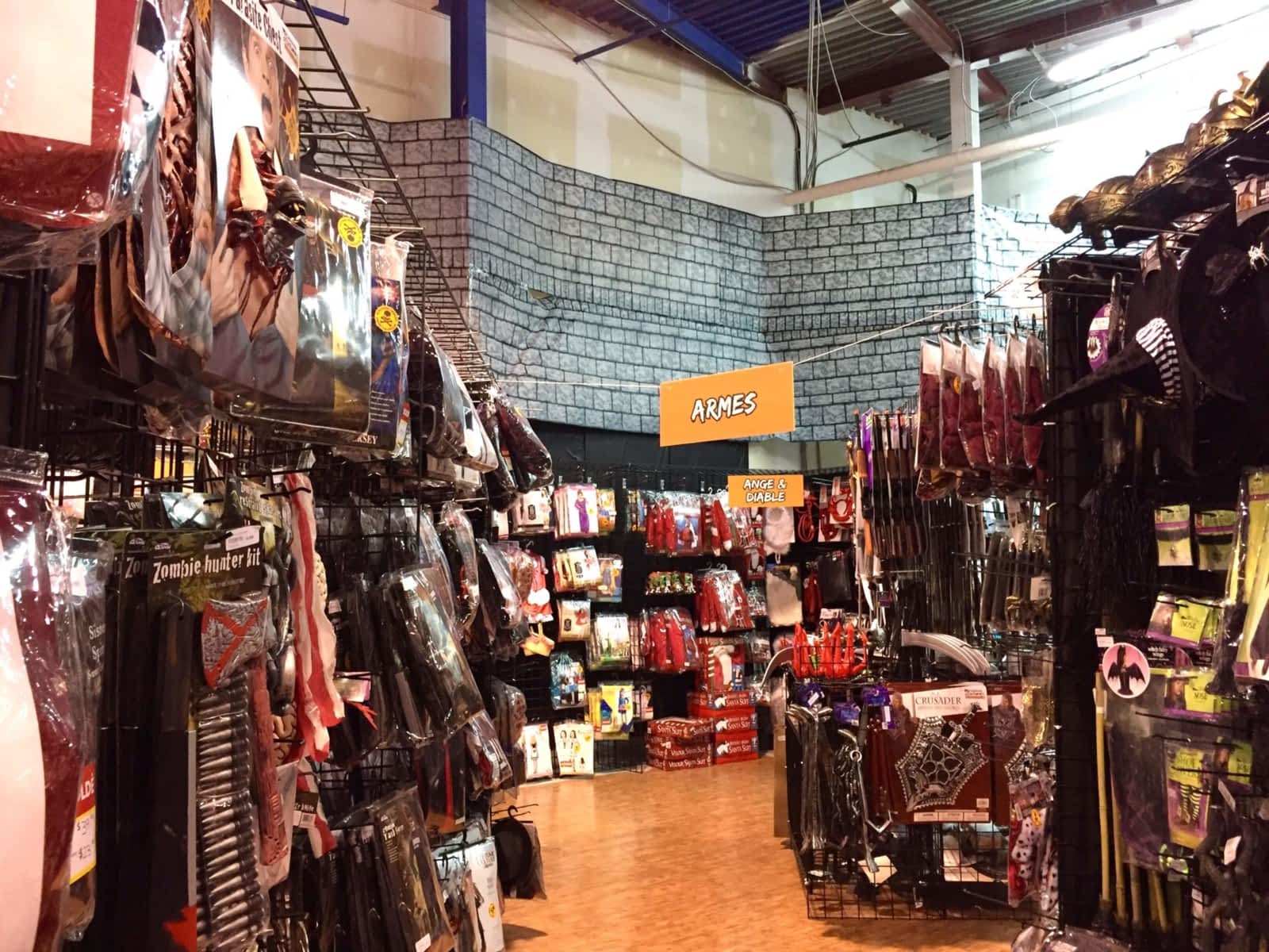 Halloween Expert - 2151, Boul Lapinière, Brossard, Qc