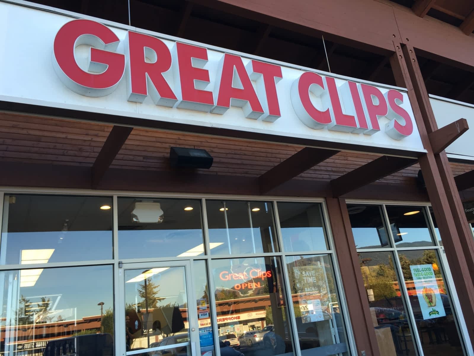 Great Clips 2C 1410 Parkway Blvd Coquitlam BC   Great Clips Storefront 1 