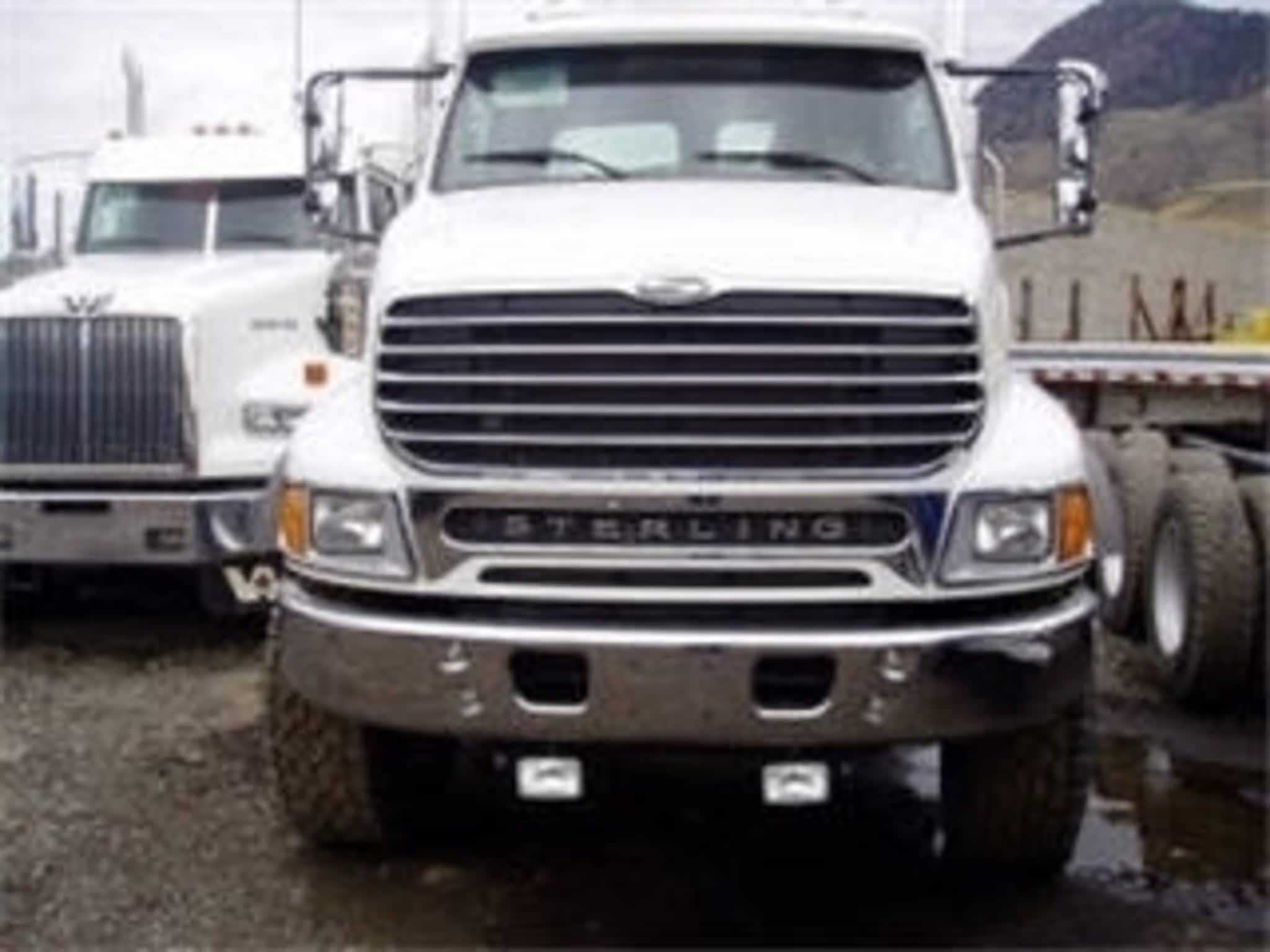 photo First Truck Centre BC North Inc