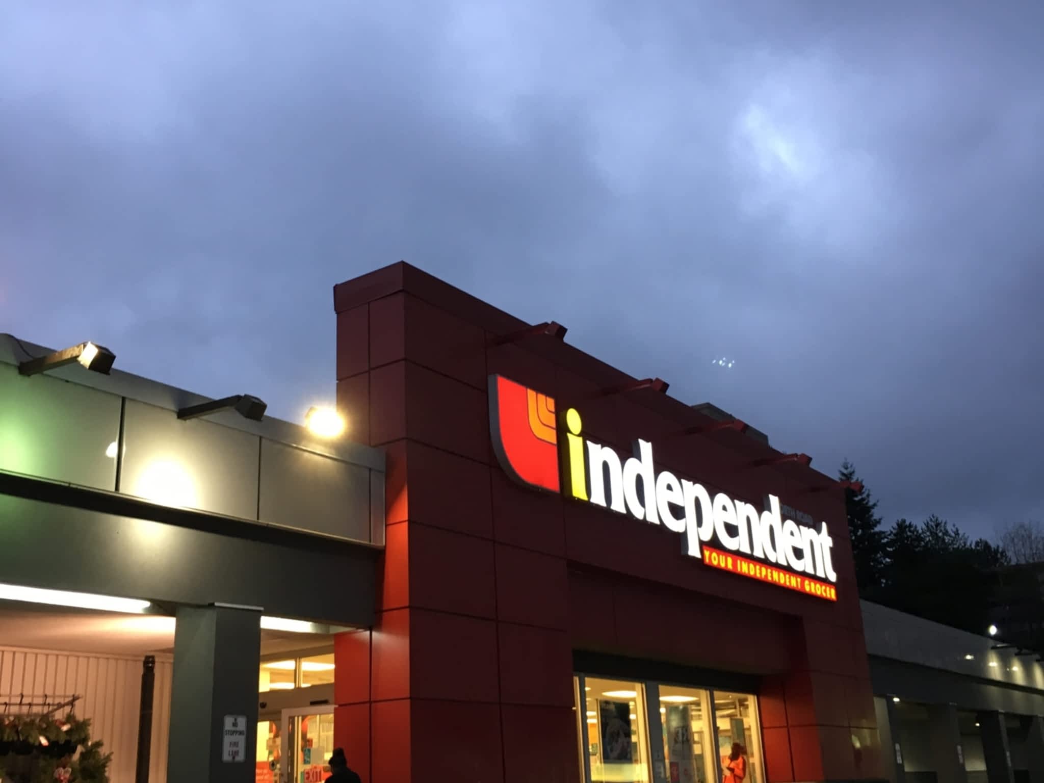 photo Coquitlam Your Independent Grocer