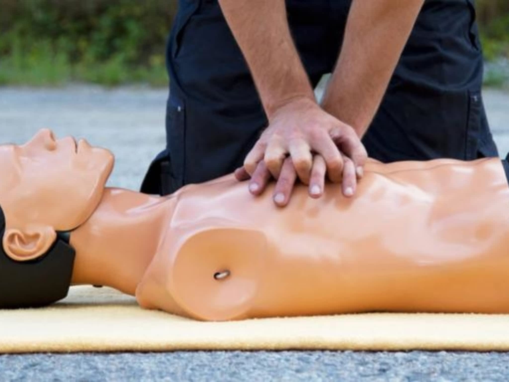 photo First Responders First Aid from Health Care Professionals