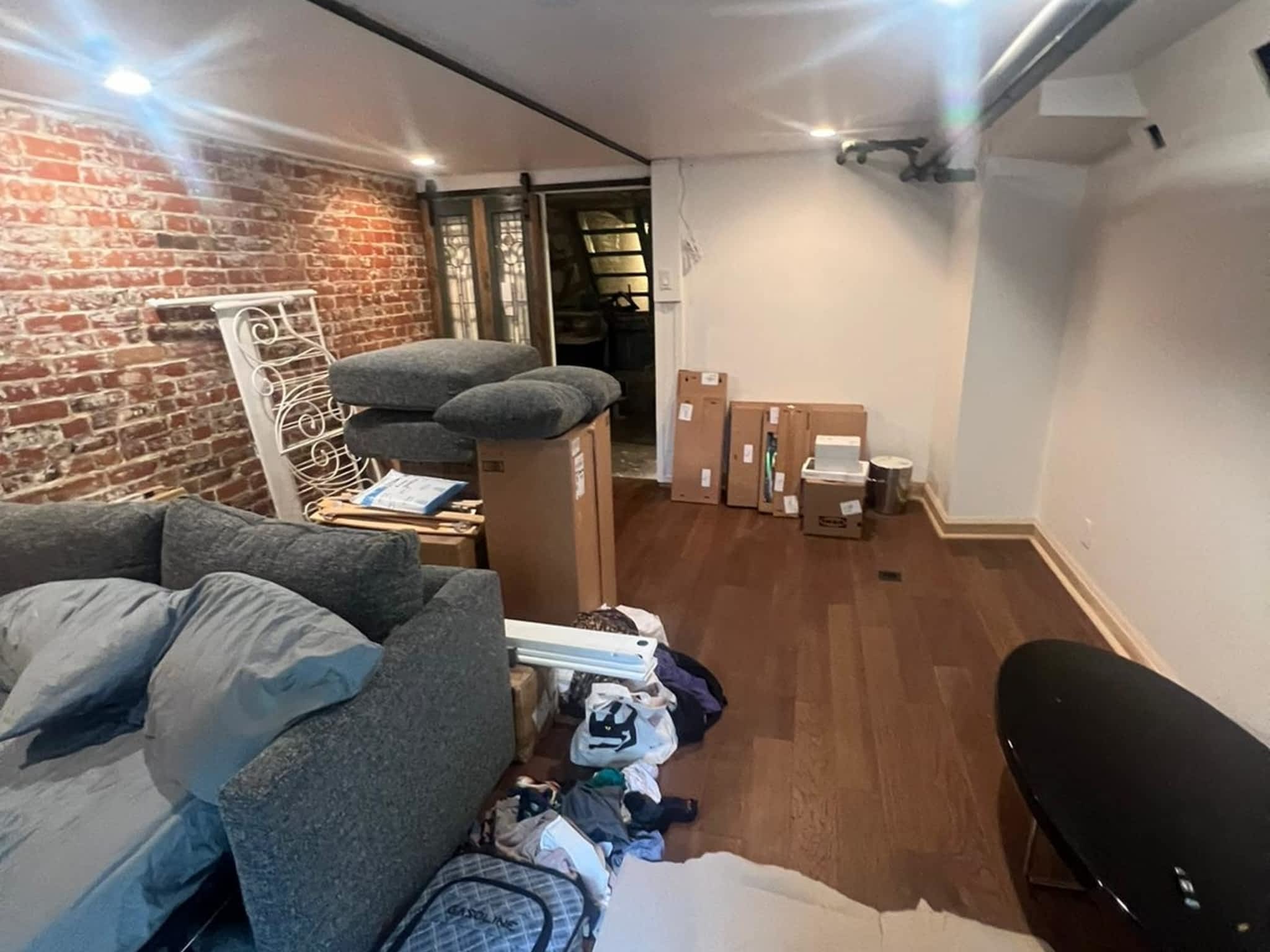 photo Henry & Son Electric Inc