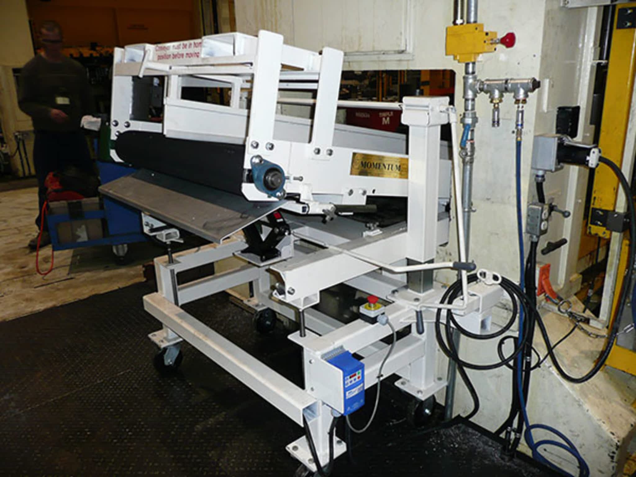 photo Momentum Conveyors