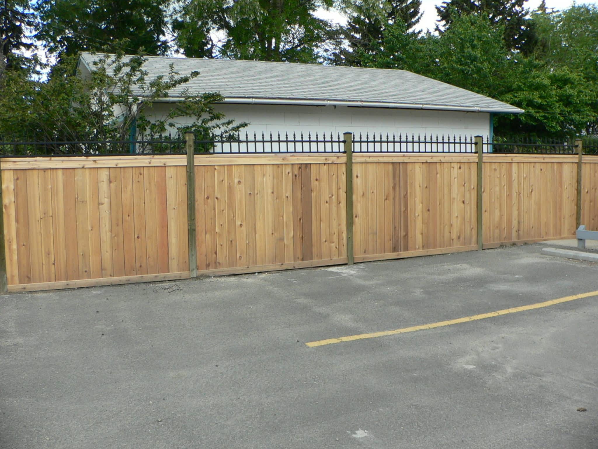 photo TrueFENCE Calgary 2009 Inc