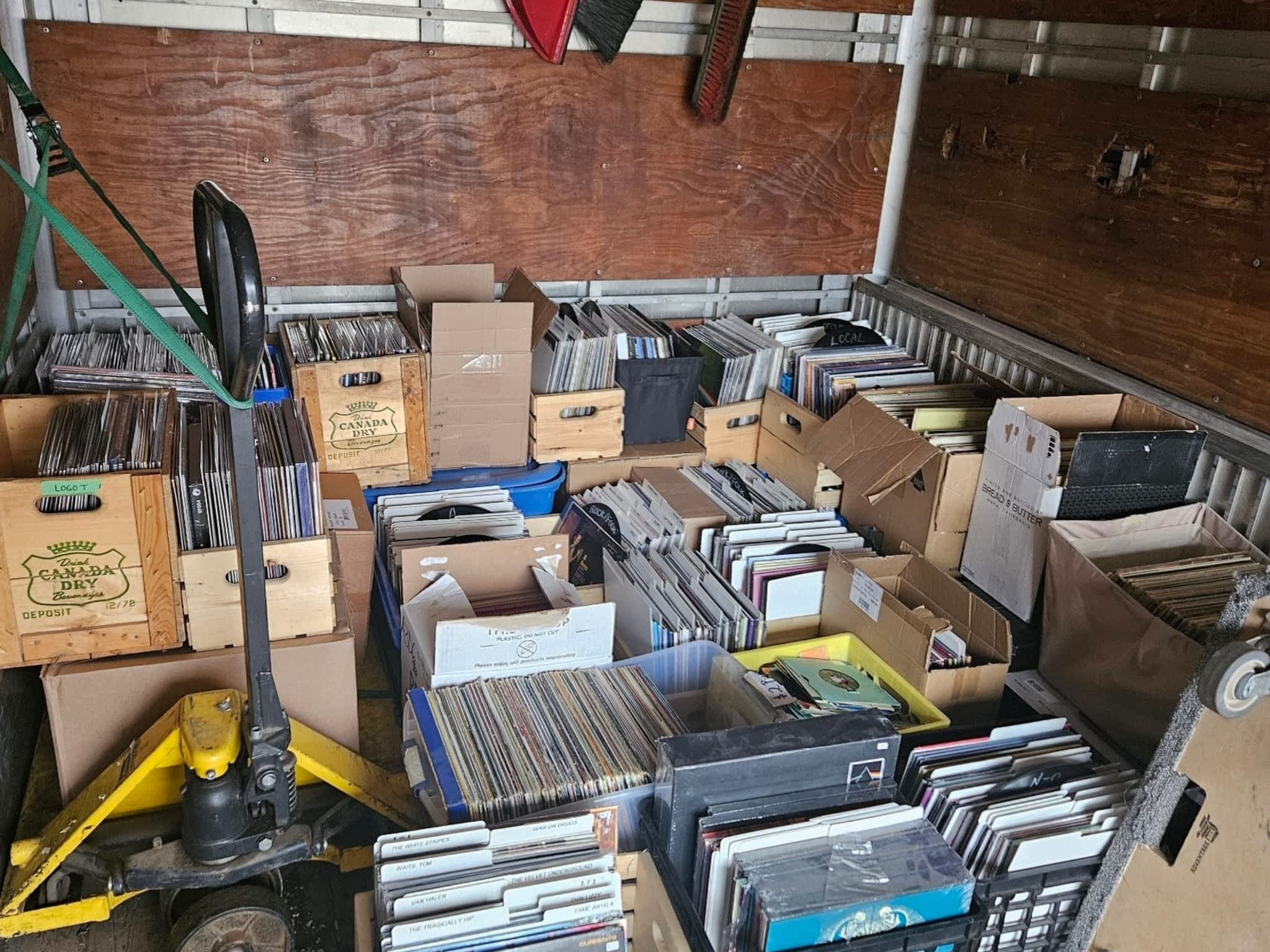 photo Black Wings Delivery