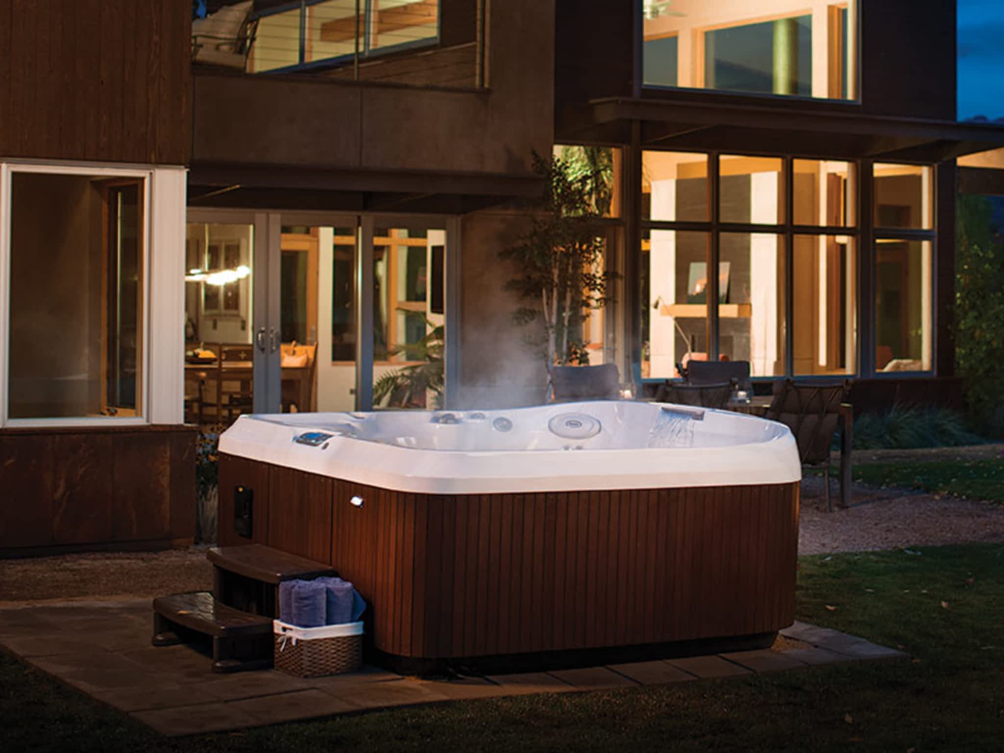 photo Jacuzzi Hot Tubs Regina