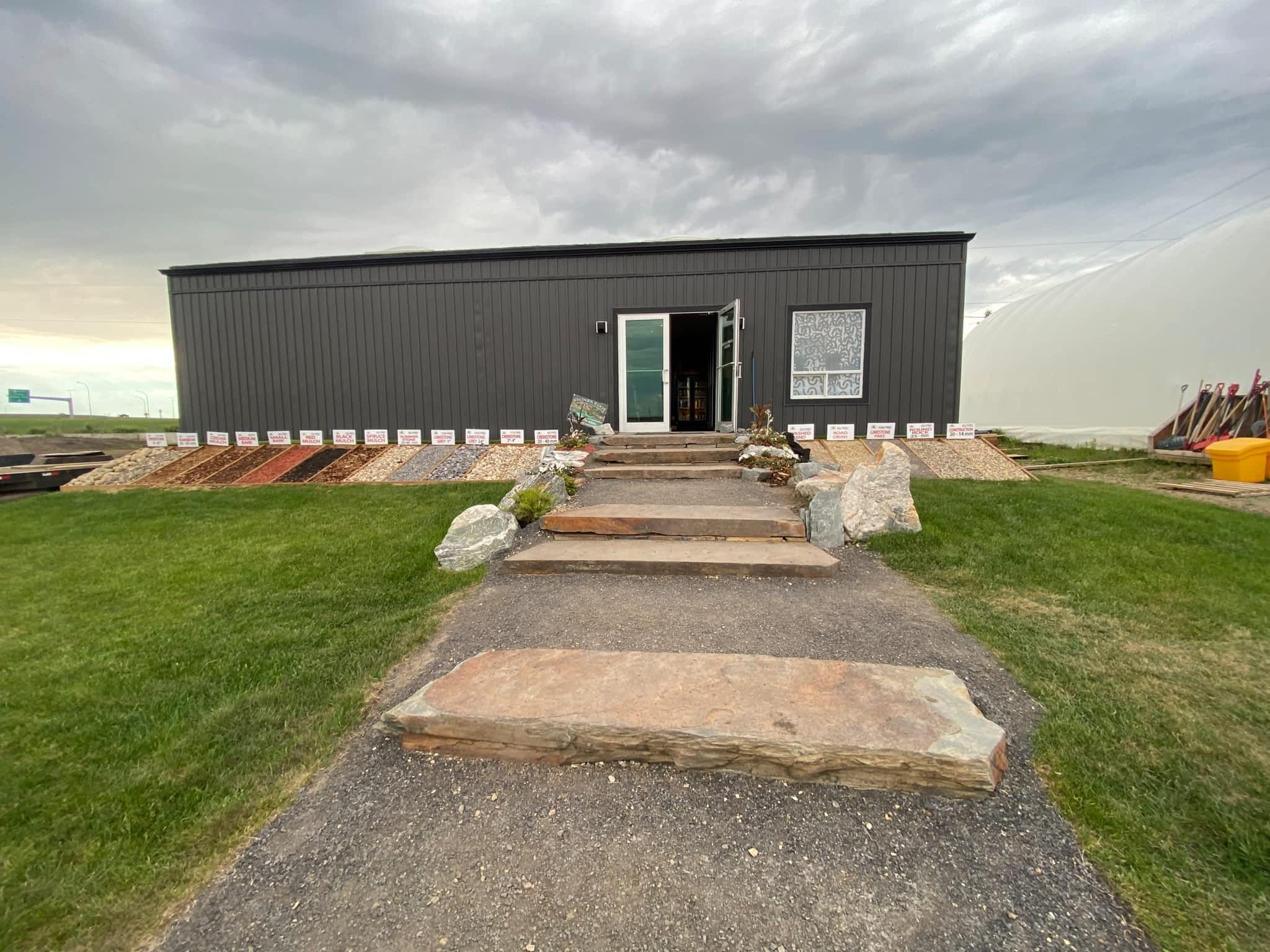 photo Edmonton Landscape Center