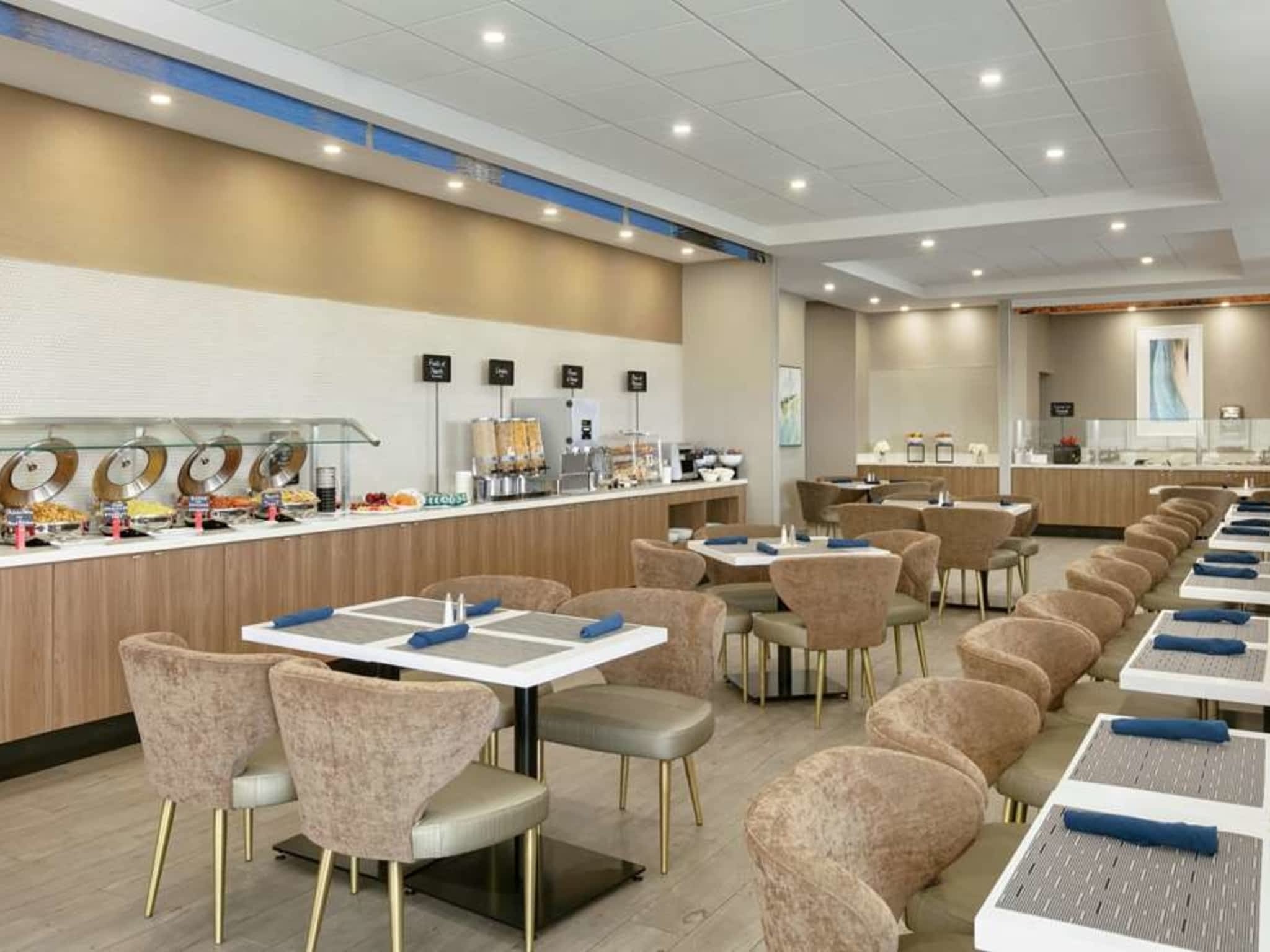 photo Embassy Suites by Hilton Montreal Airport