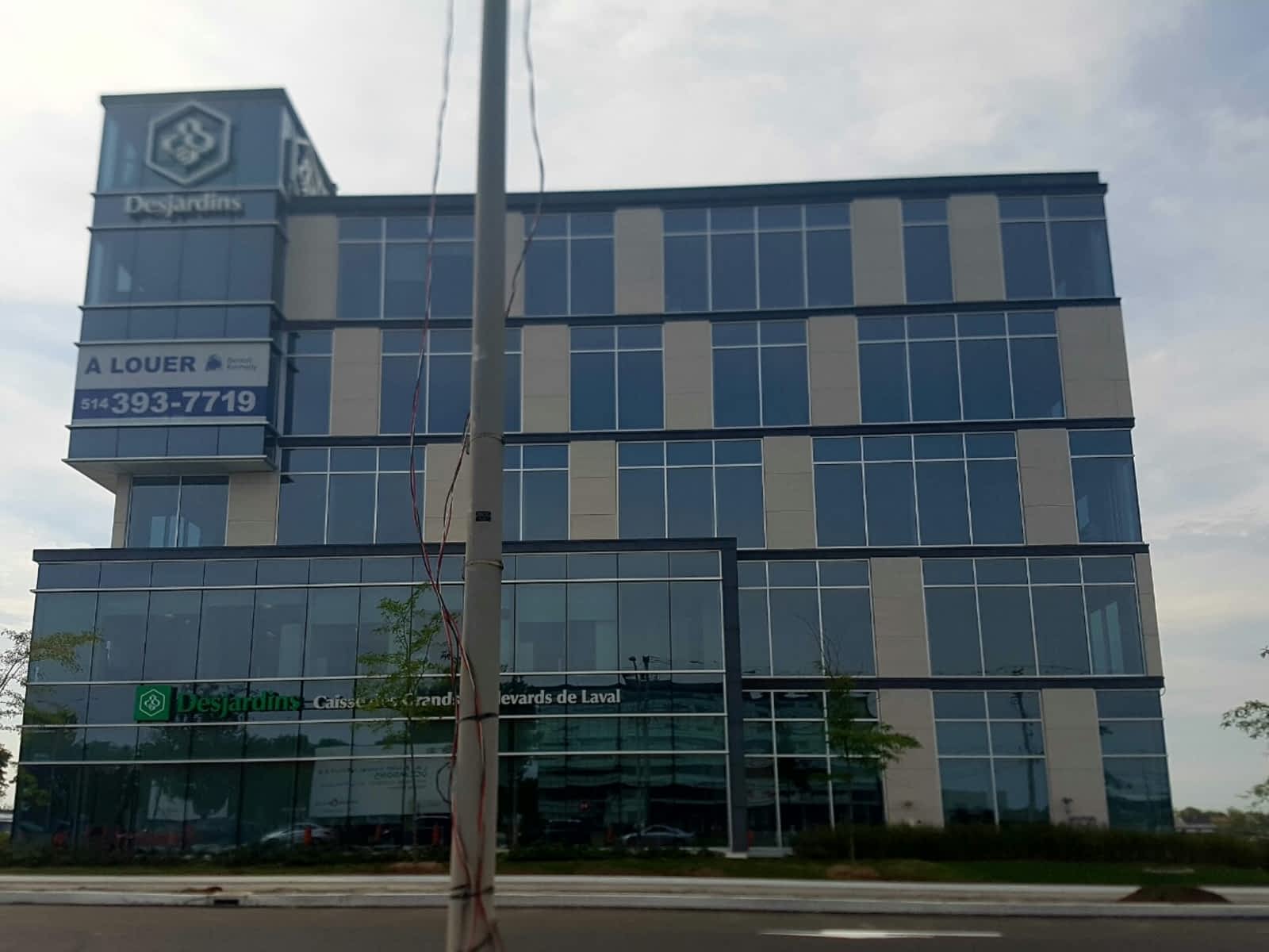 Desjardins Business Opening Hours 2550 boul DanielJohnson, Laval, QC