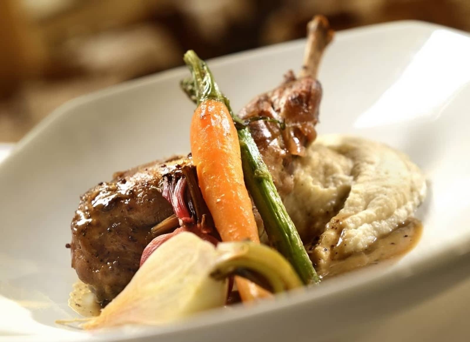 Restaurant La Cuisine Menu Horaire Et Reservation 387 Rue Racine E Chicoutimi Qc