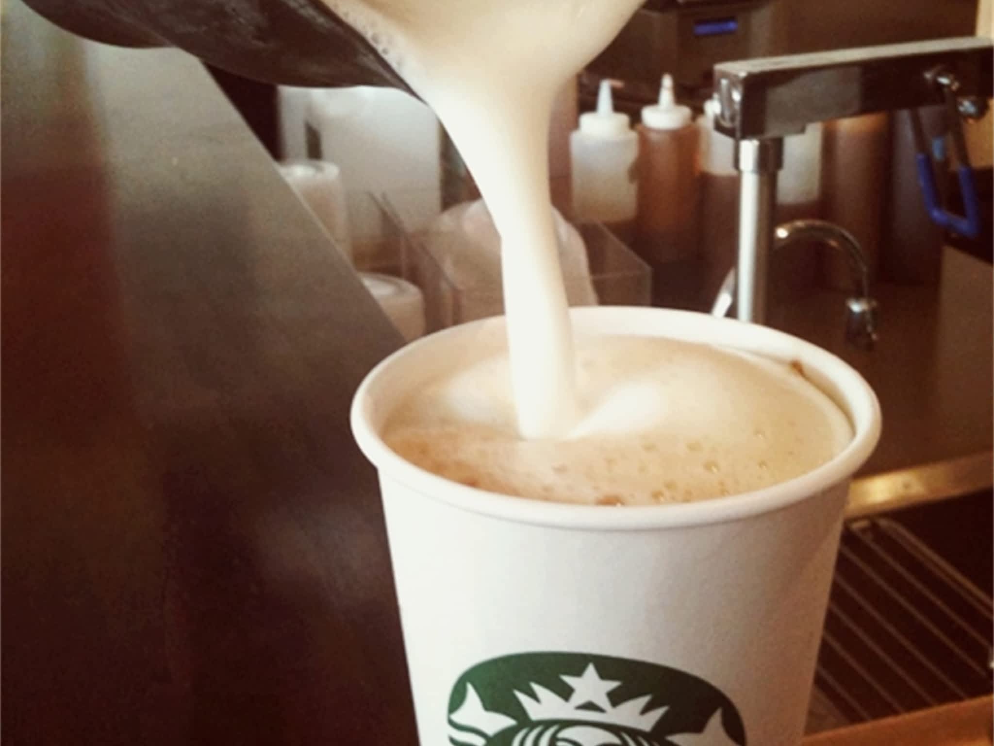 photo Starbucks Coffee Co Surrey