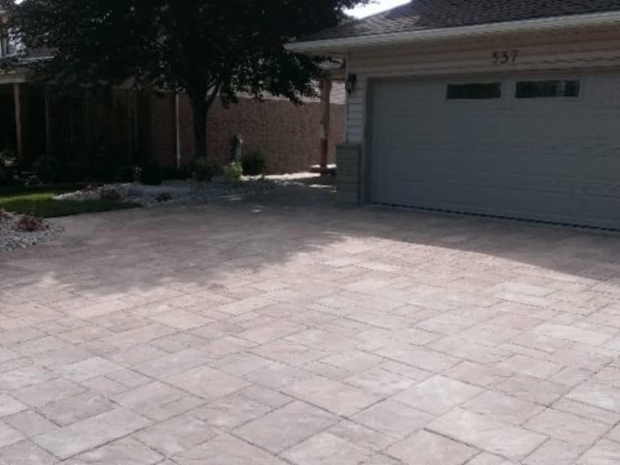 photo Edge Landscaping and Maintenance