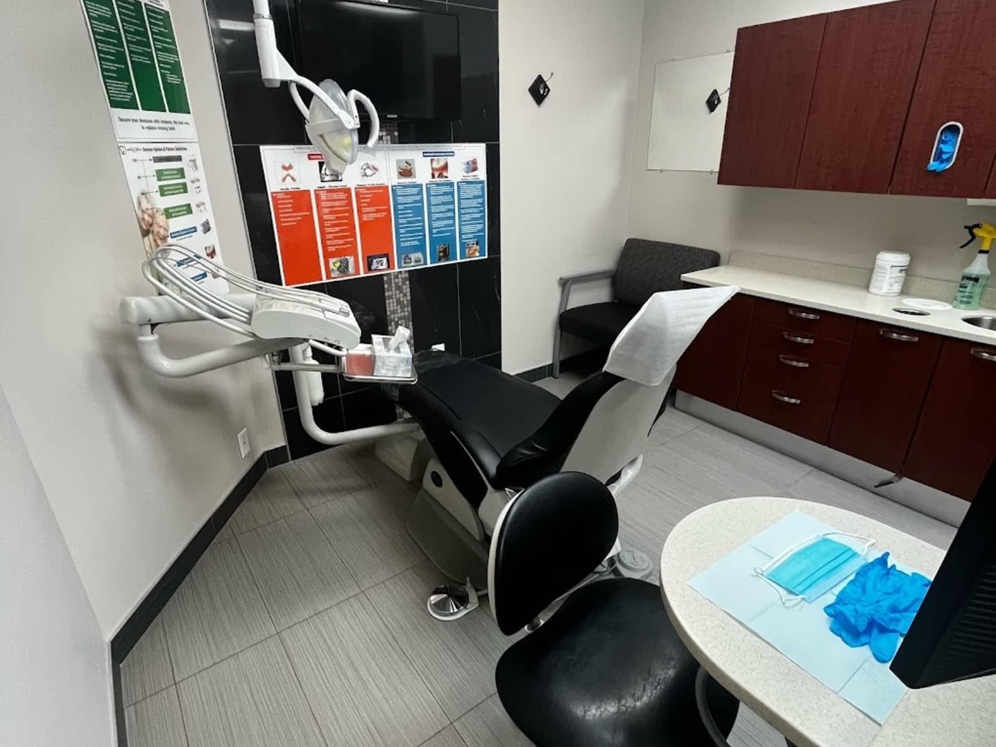 photo Advanced Technique Denture & Implant Solutions