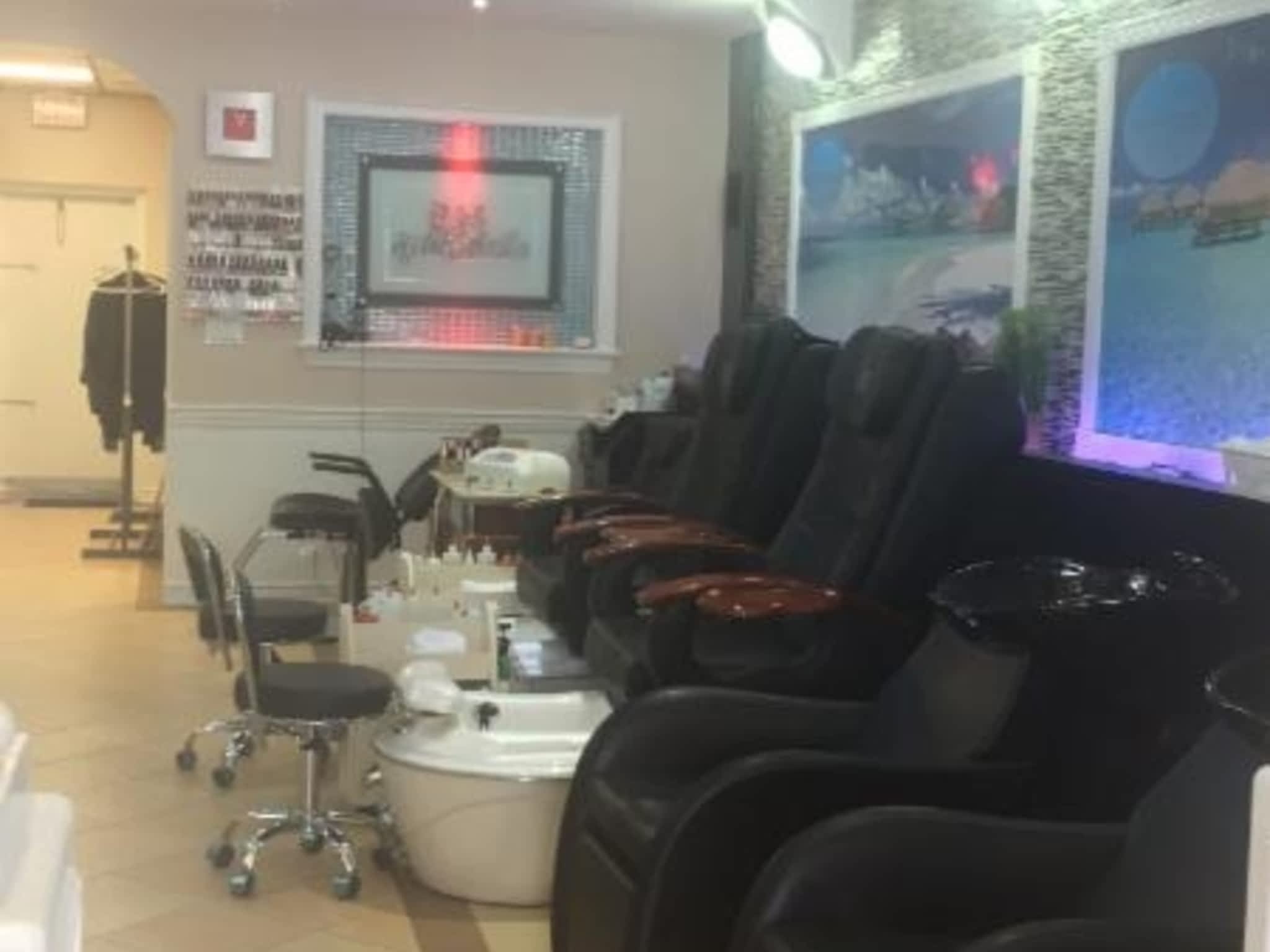photo Red Moon Salon And Spa