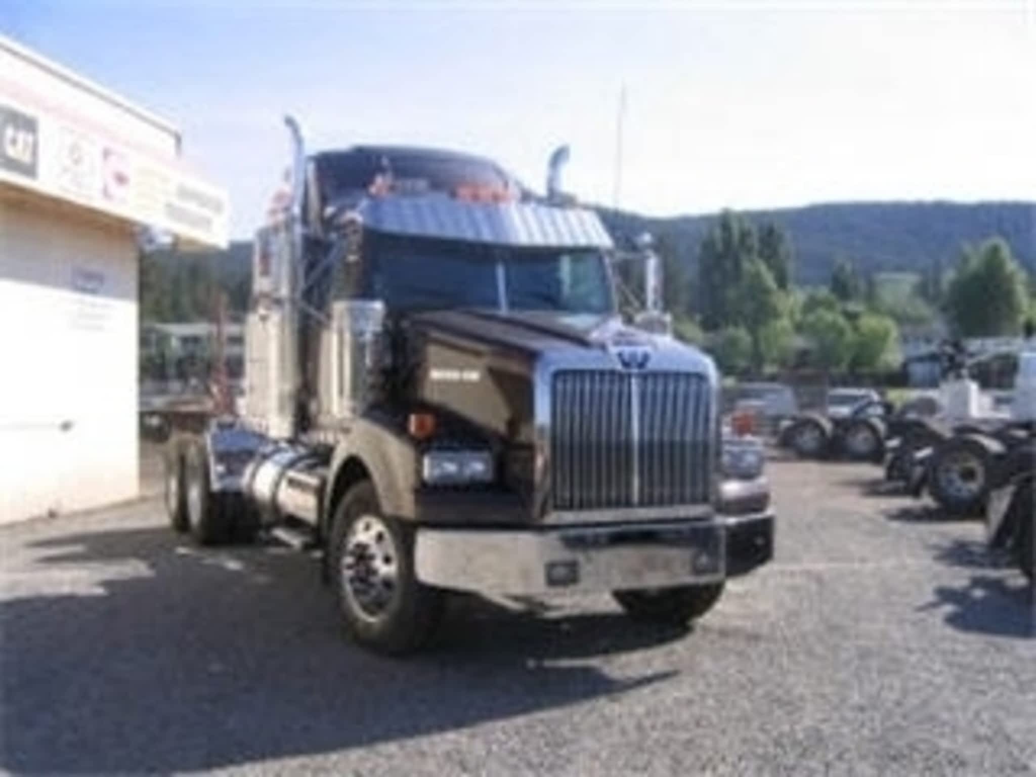 photo First Truck Centre BC North Inc