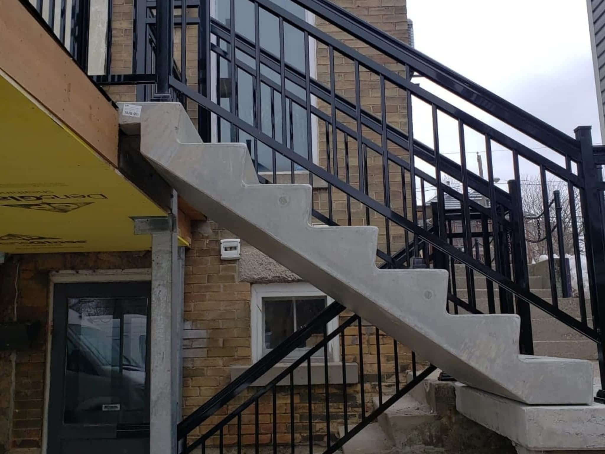 photo TG Aluminum Railings Inc