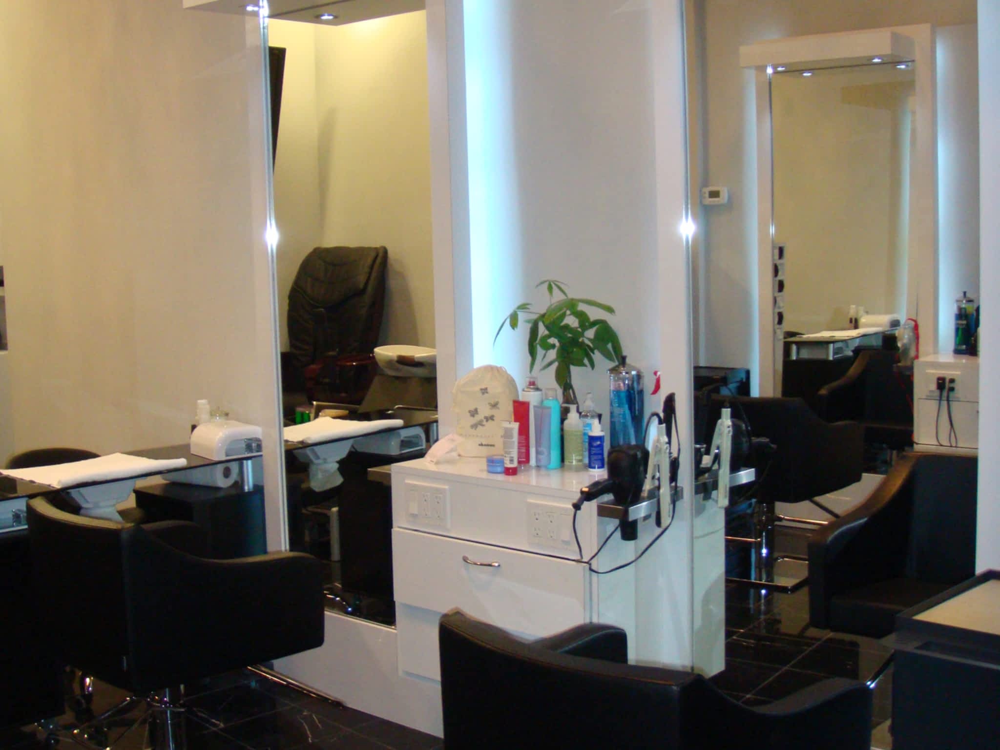 photo Spotlite Hair Studio