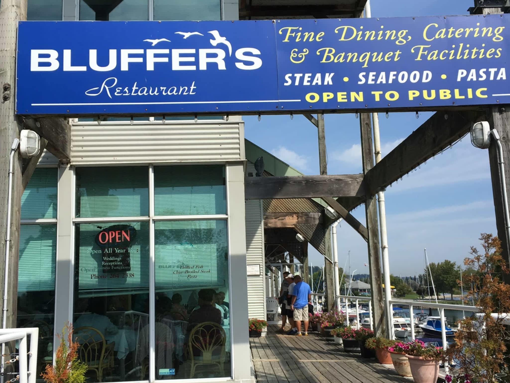 photo Bluffers Restaurant & Banquet Facilities