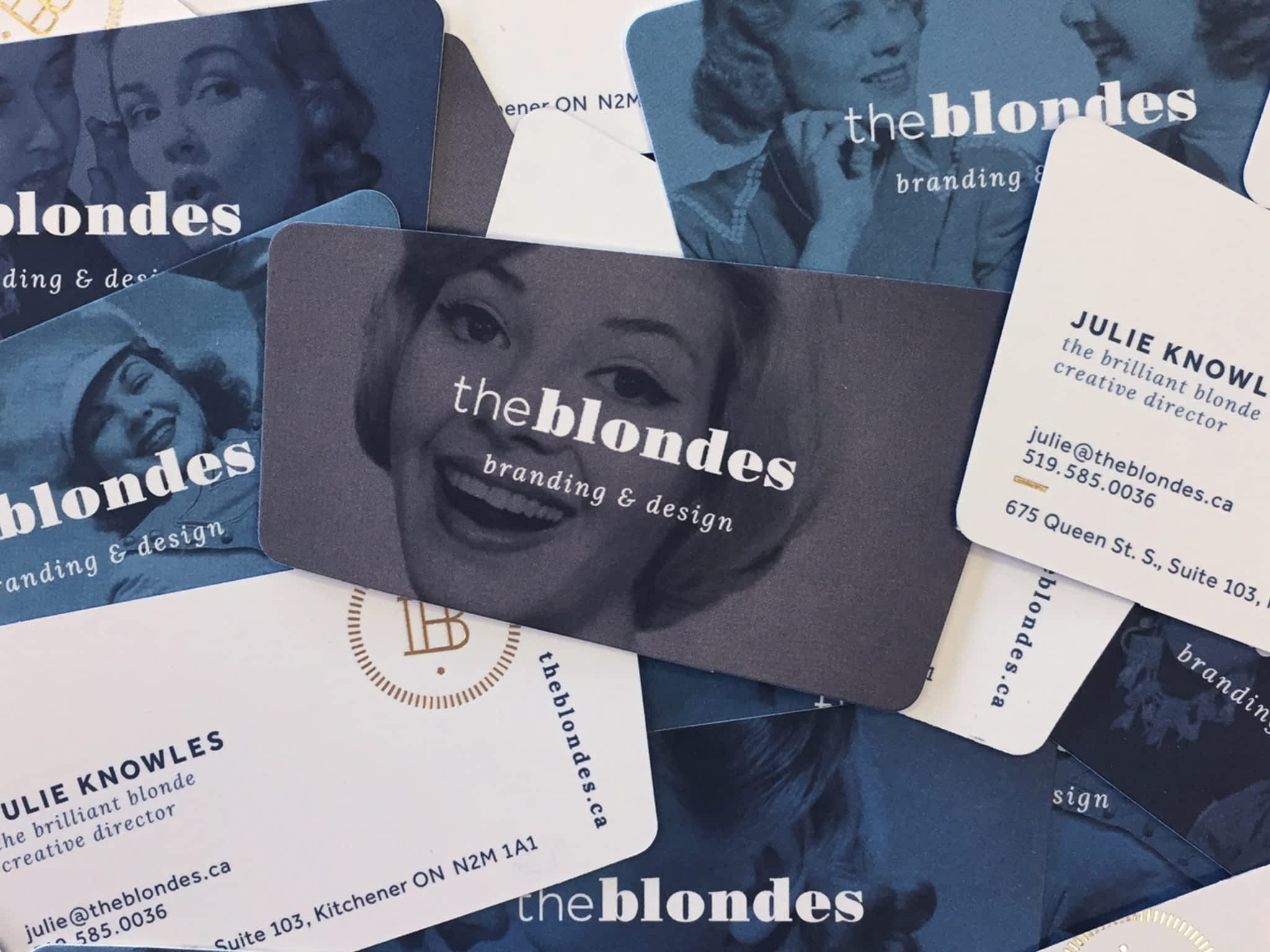 photo The Blondes