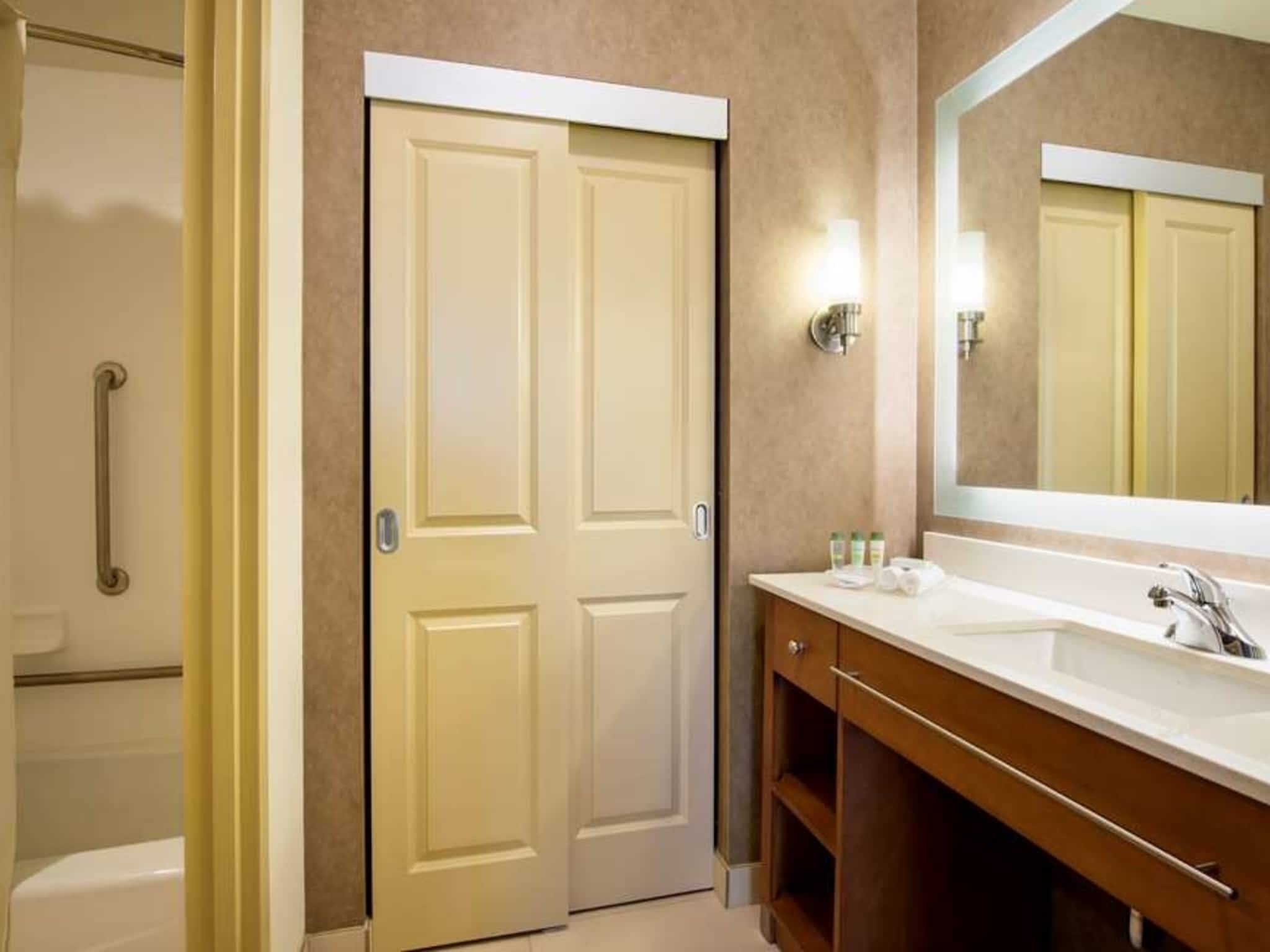 photo Homewood Suites by Hilton Winnipeg Airport-Polo Park, MB