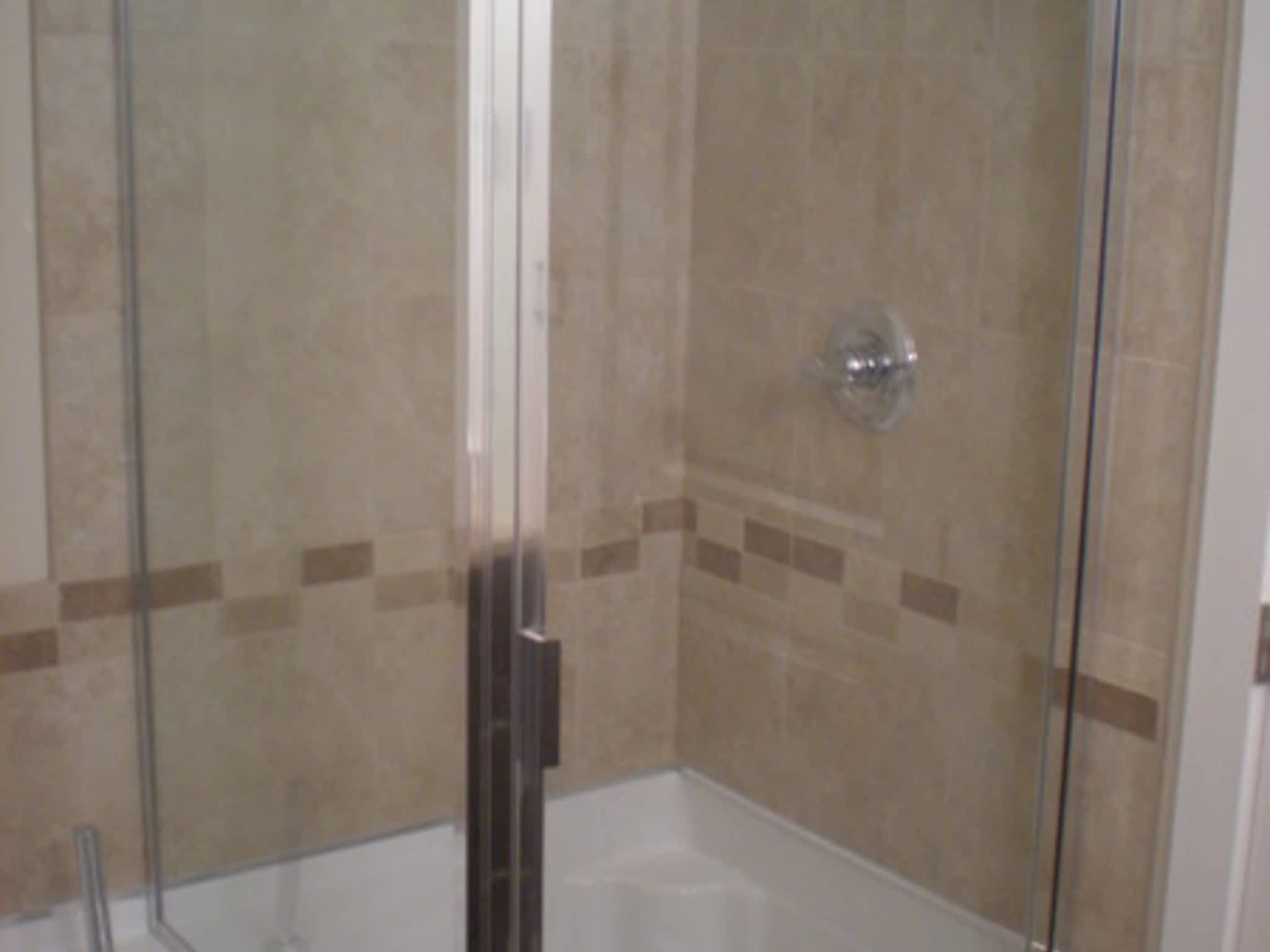 photo Builder's Choice Shower Door